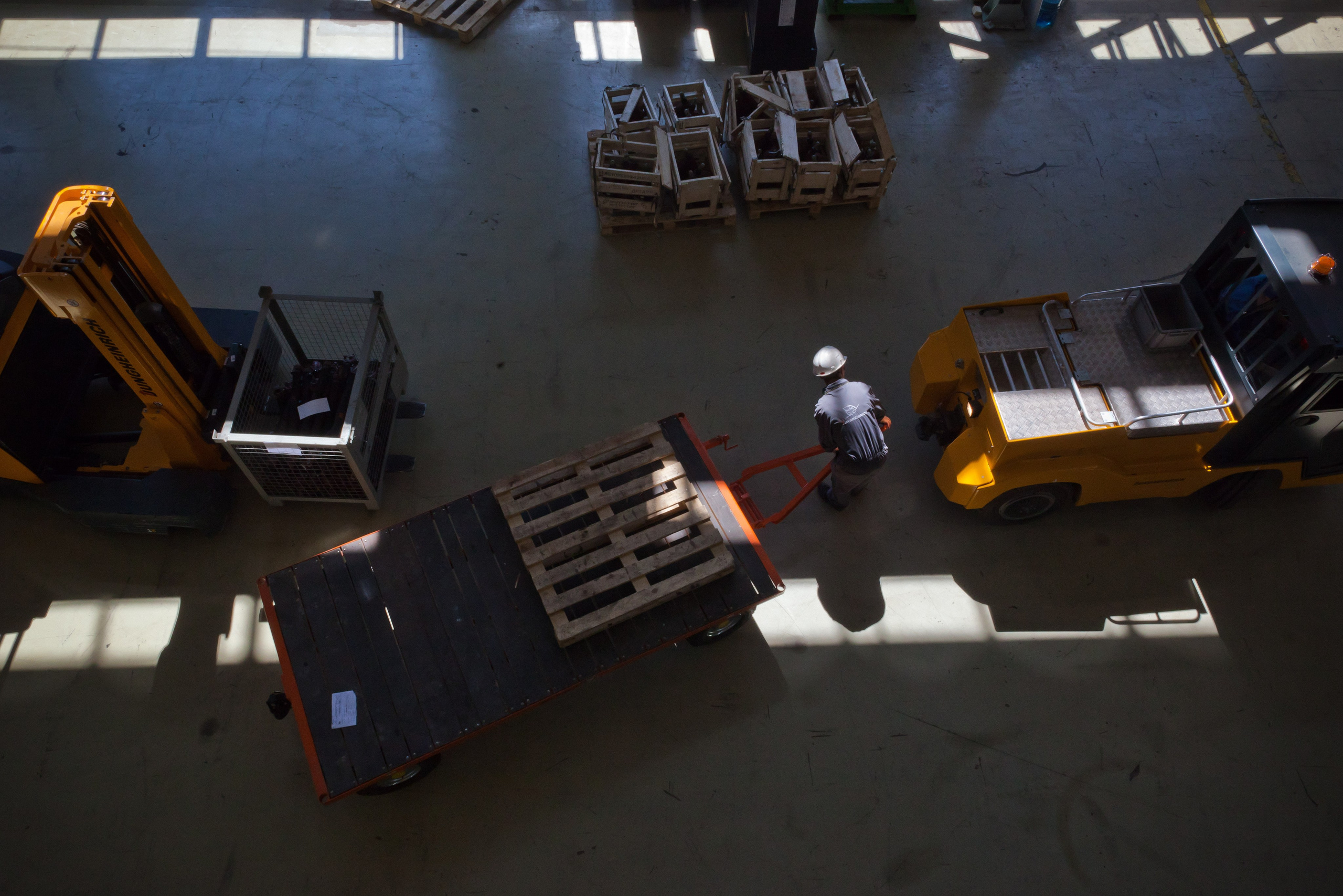 ТИХВИНСКИЙ ВАГОНОСТРОИТЕЛЬНЫЙ ЗАВОД. Рабочая сторона — бизнес портрет и репортаж в Санкт-Петербурге