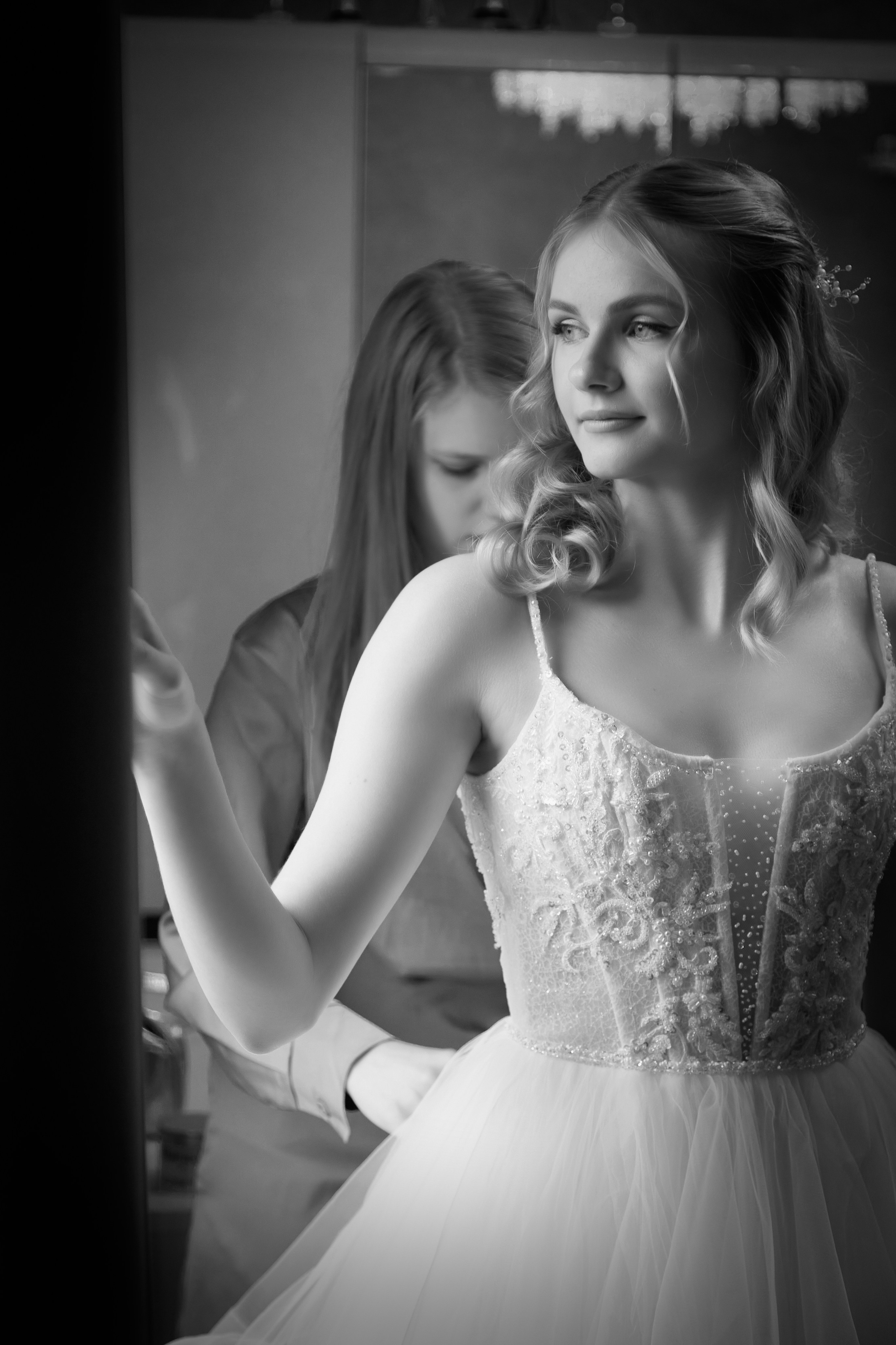 утро невесты. Невеста у окна