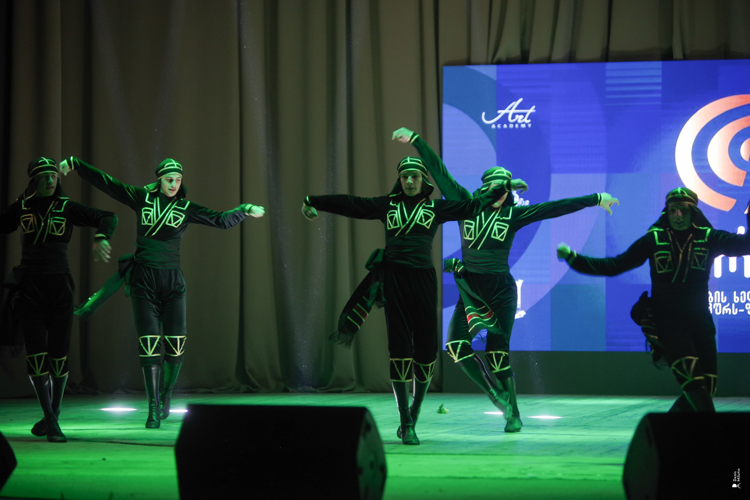 Танцы в Хоби. Портретный фотограф Денис Милютин