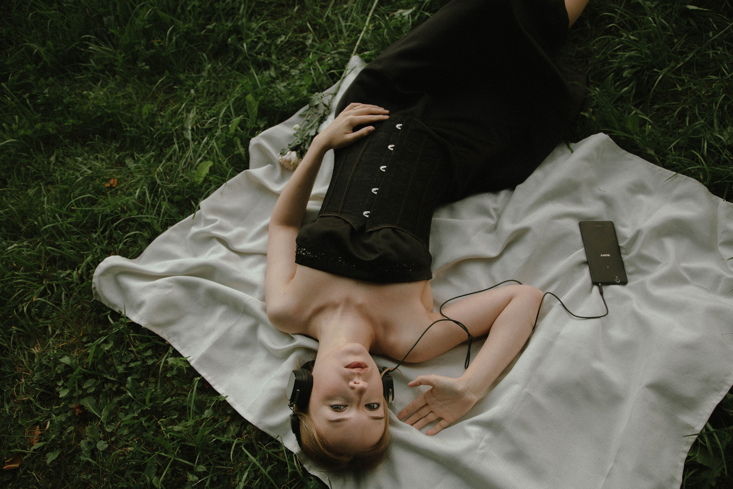 Black dress. DINA MOREVA photography