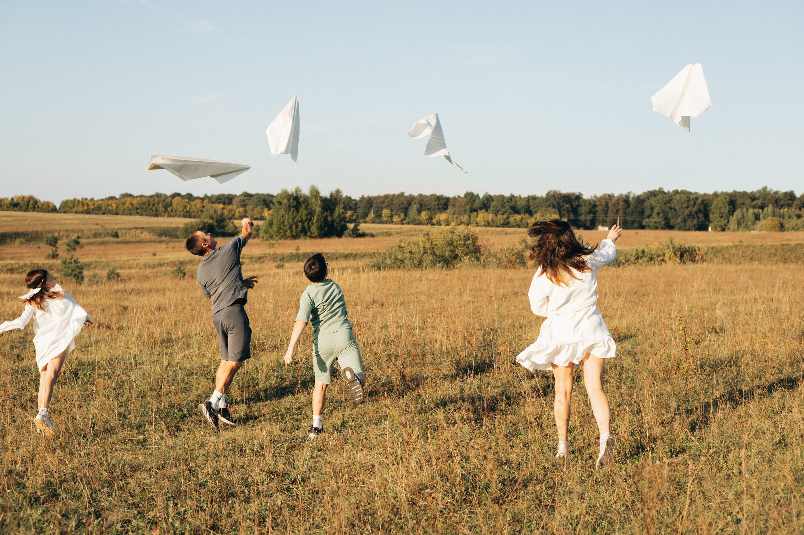 Юля, Илья, Полина, Сергей. Ваш фотограф