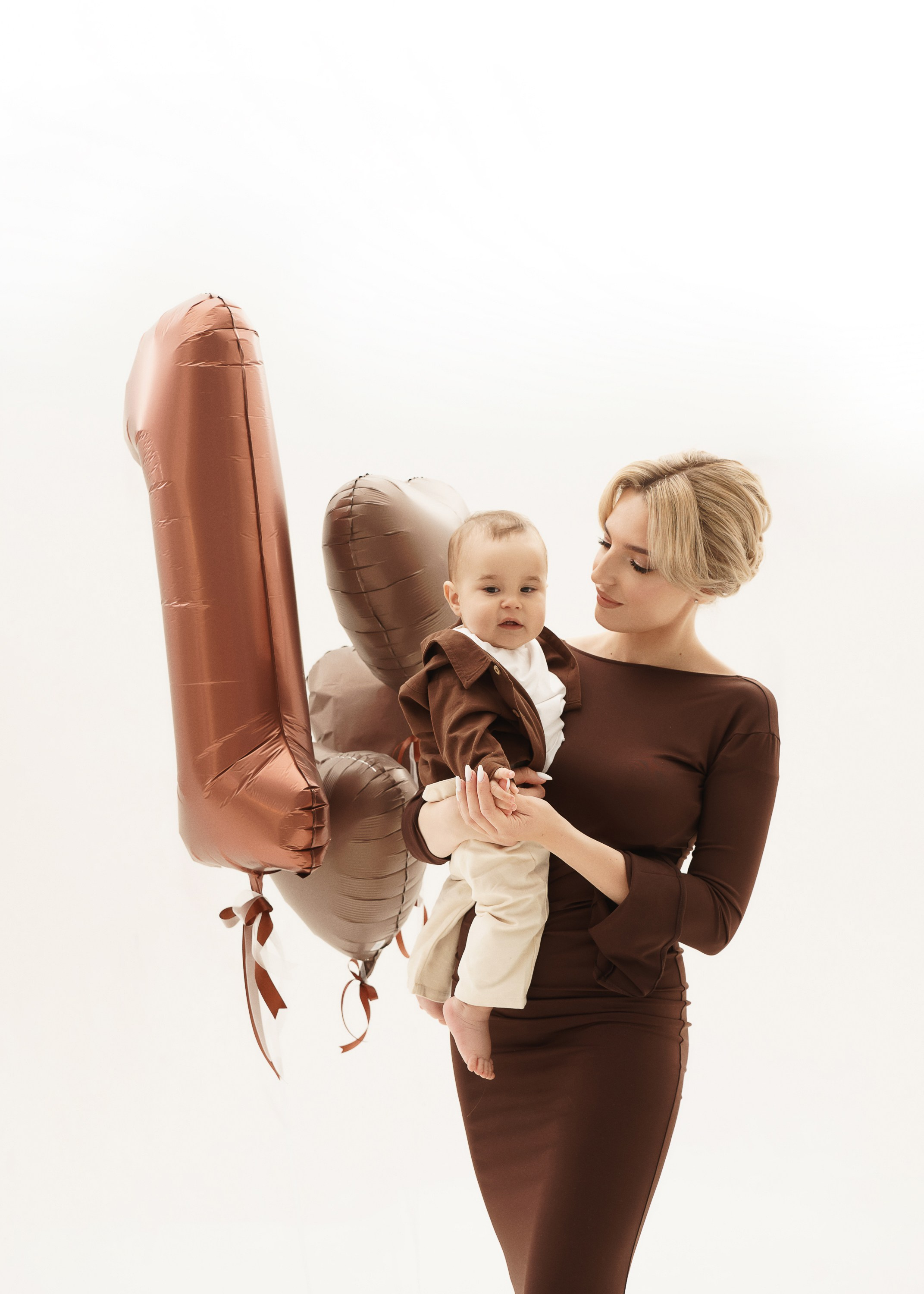 АРТЕМ 1 ГОДИК. Женский портрет