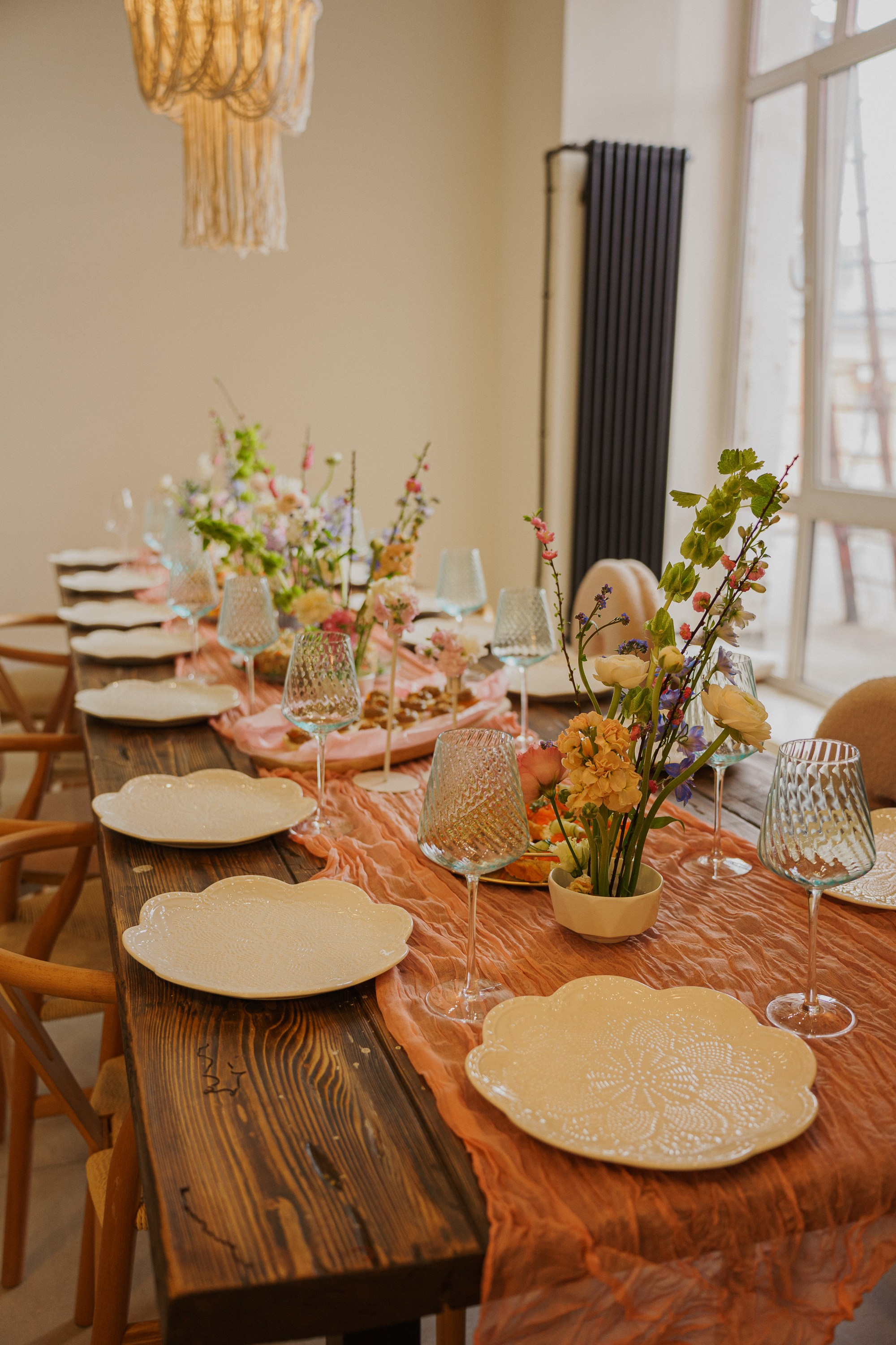 ВЕСЕННИЙ БРАНЧ. Женский портрет