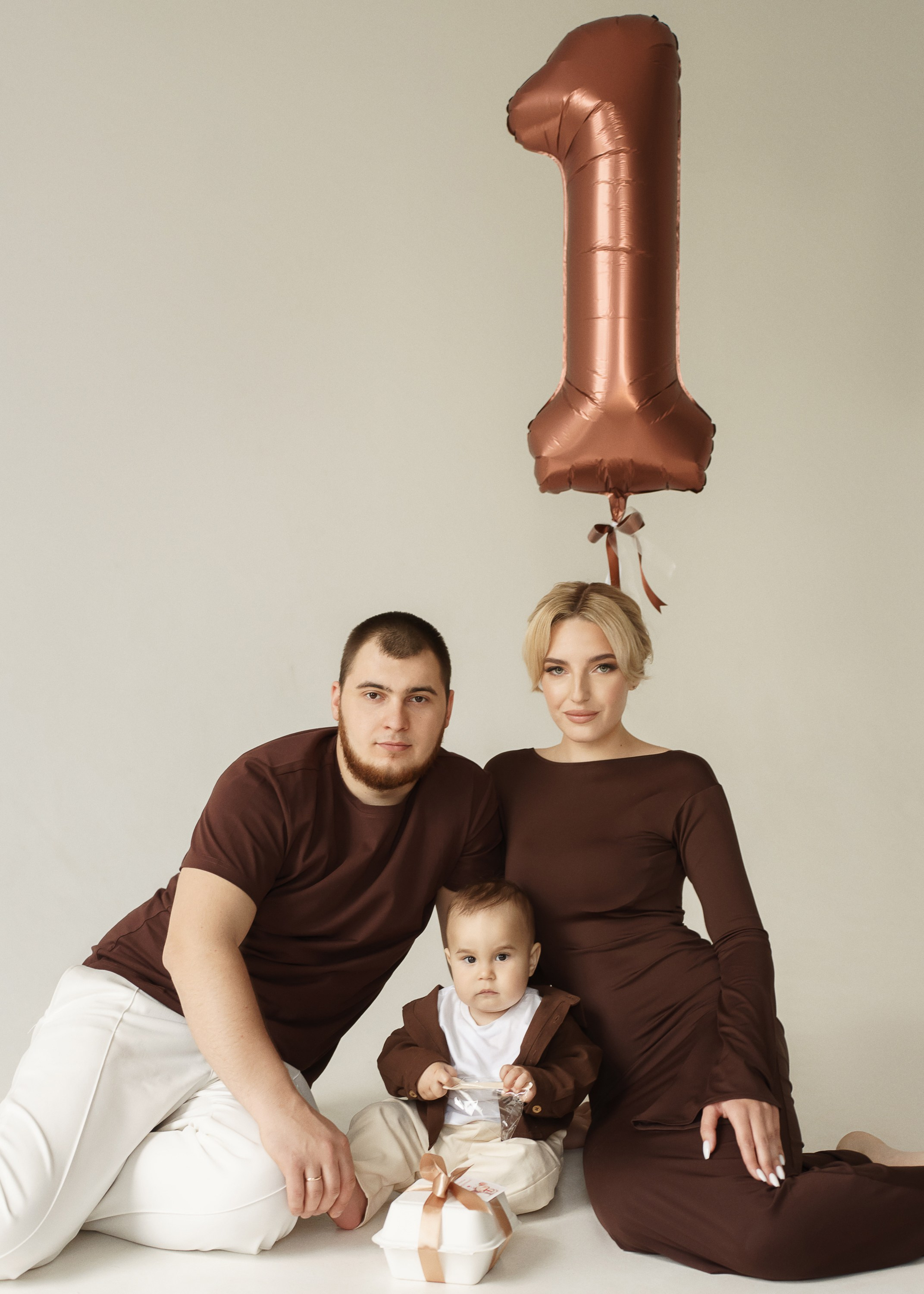 АРТЕМ 1 ГОДИК. Женский портрет