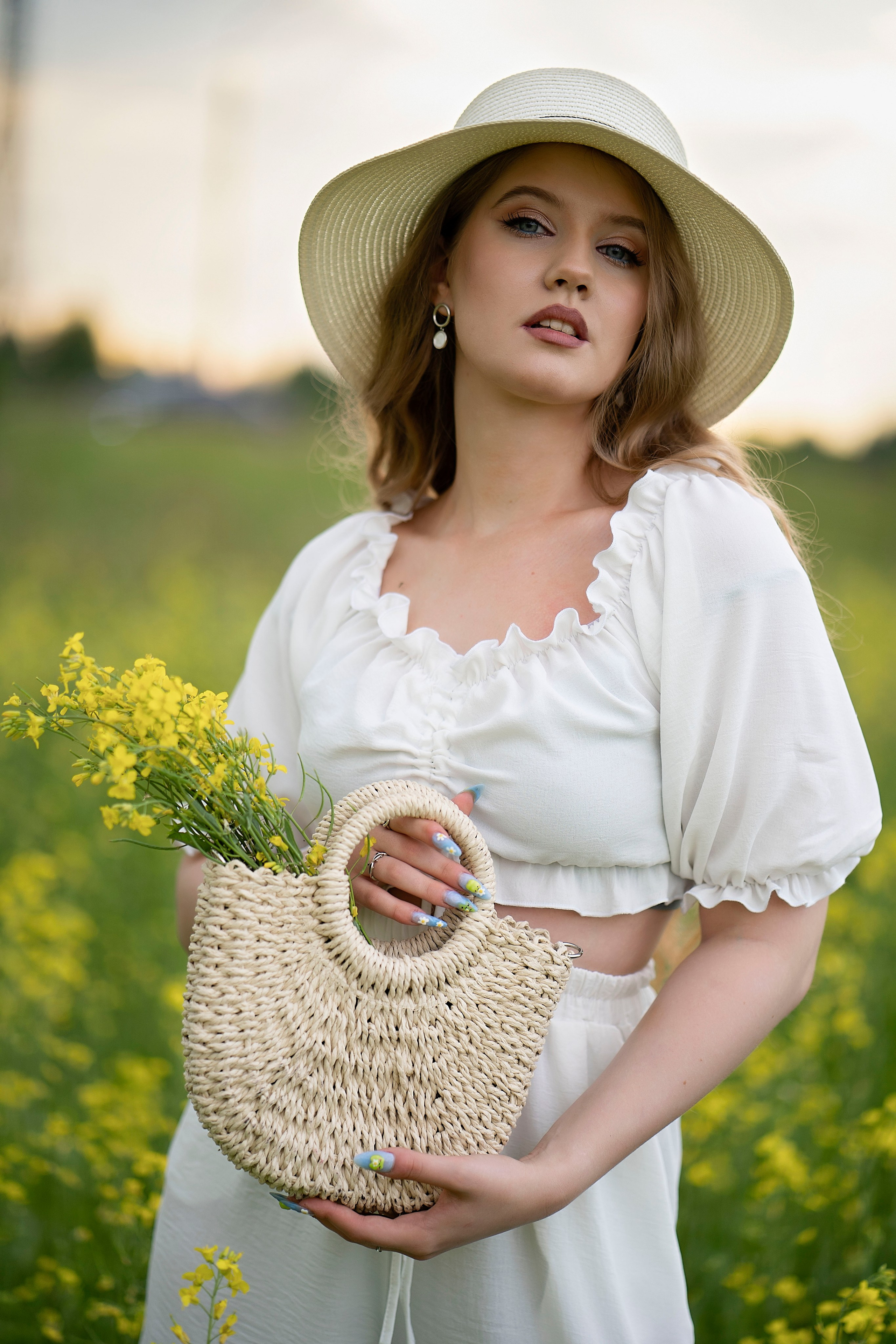 Яна. Главная