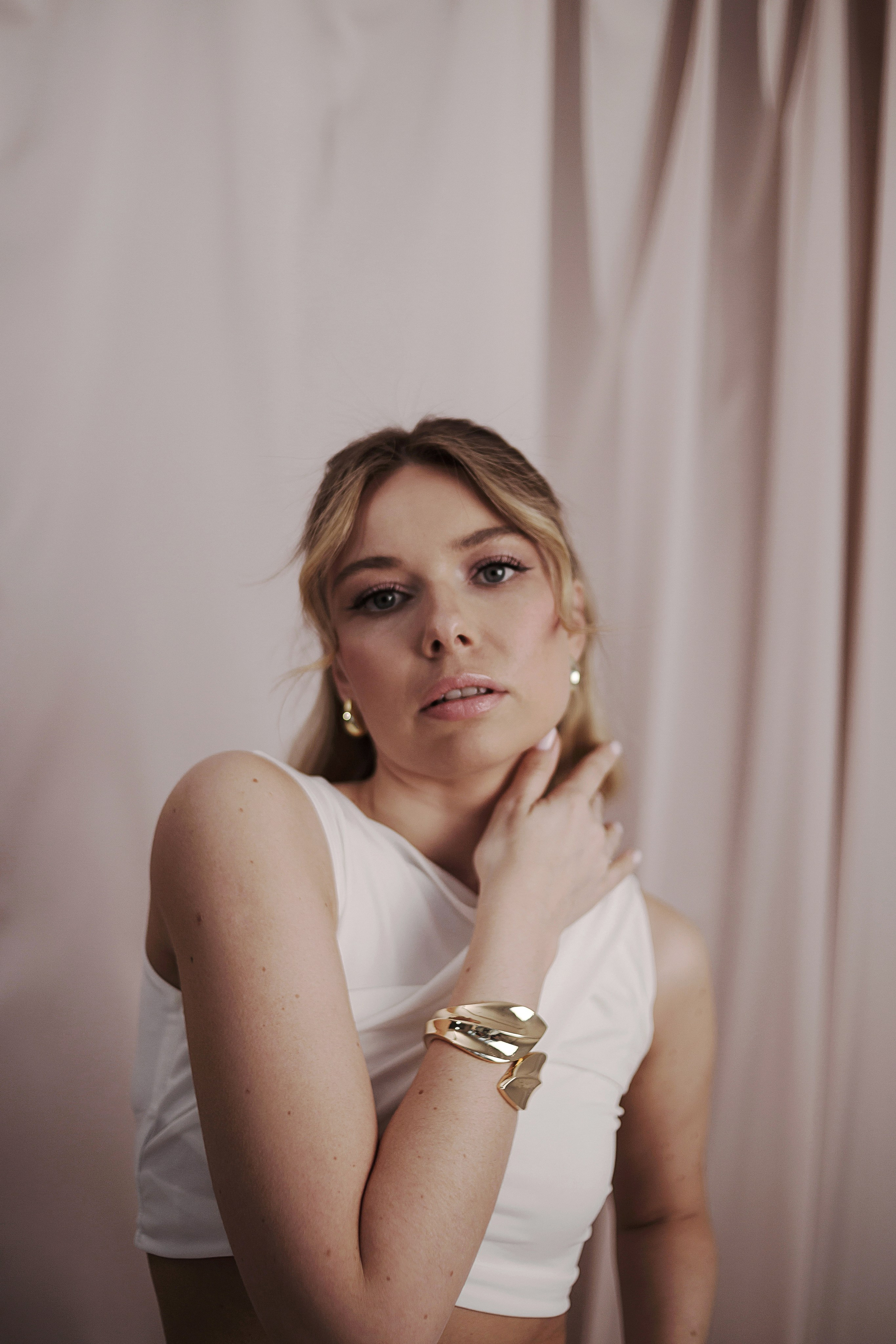 Md: @lovexxxxMuah: @mari.bulatovaOrg: @creative_photodayLoc: @daily_photostudio