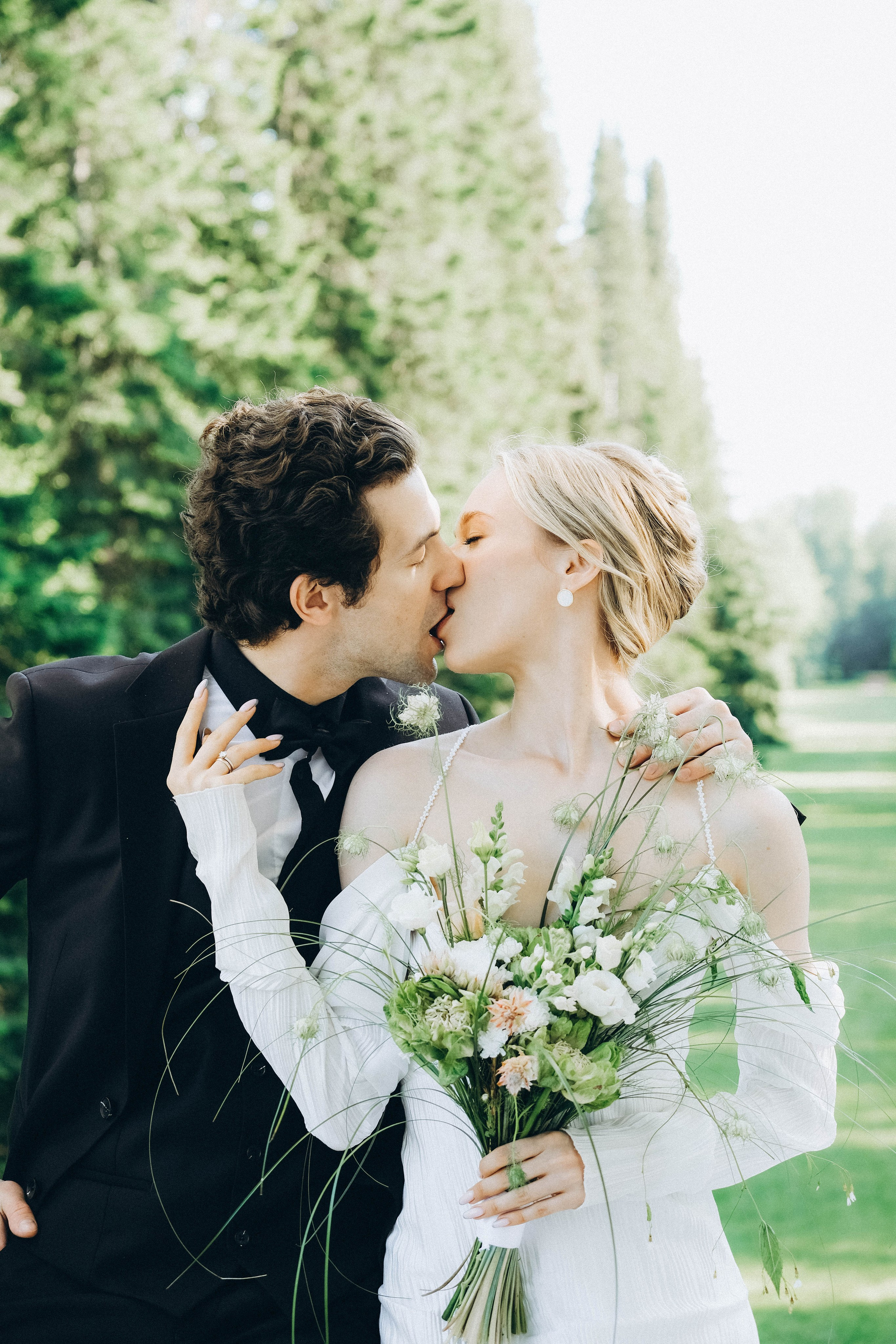 СВАДЕБНАЯ СЬЕМКА В ПАРКЕ ОРАНИЕНБАУМ. Профессиональный фотограф, Санкт-Петербург — Виктория Богомолова