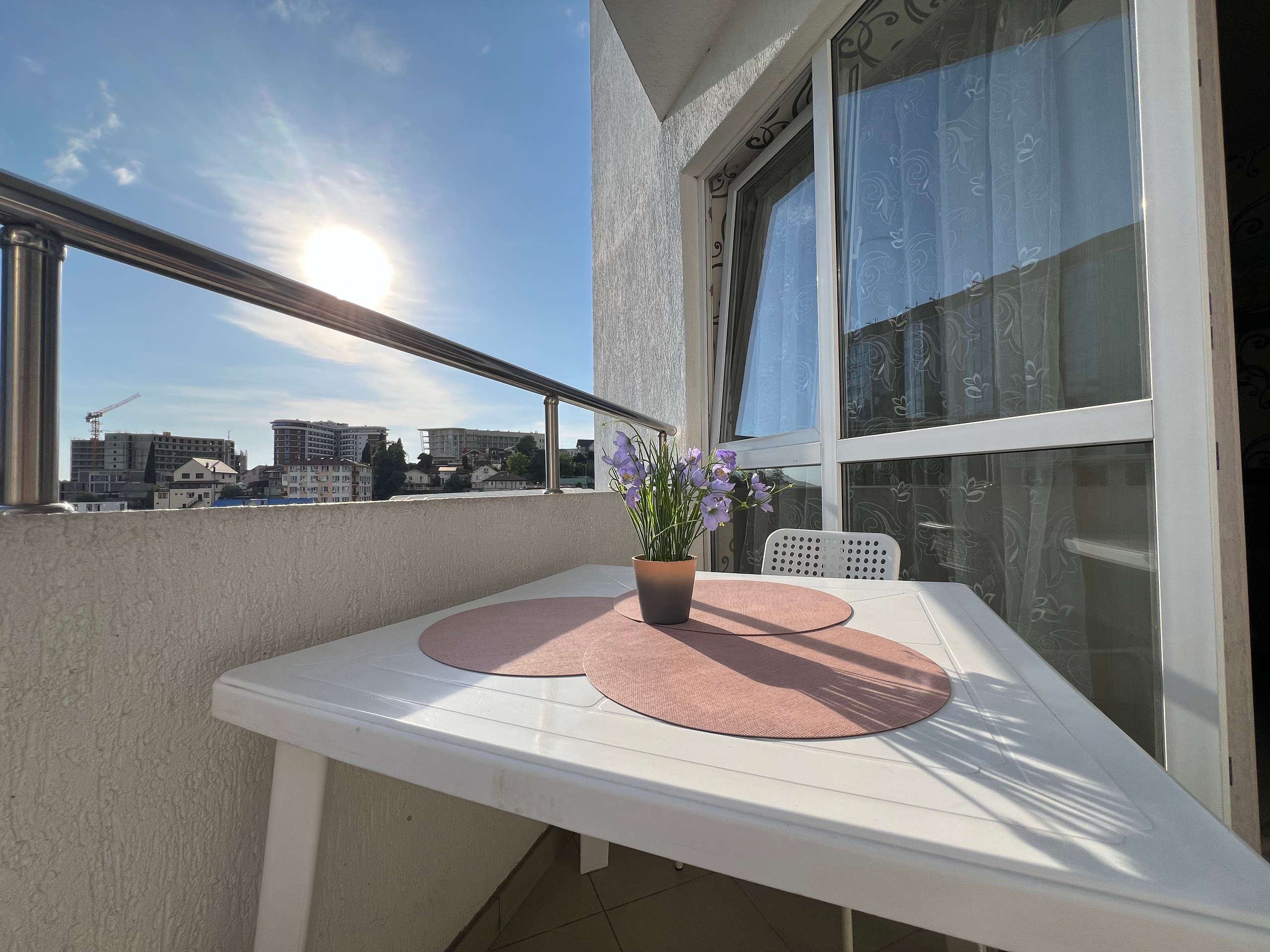 Светлая, уютная квартира рядом с морем!. Квартиры посуточно, длительно в Сочи, LARA APART GROUP