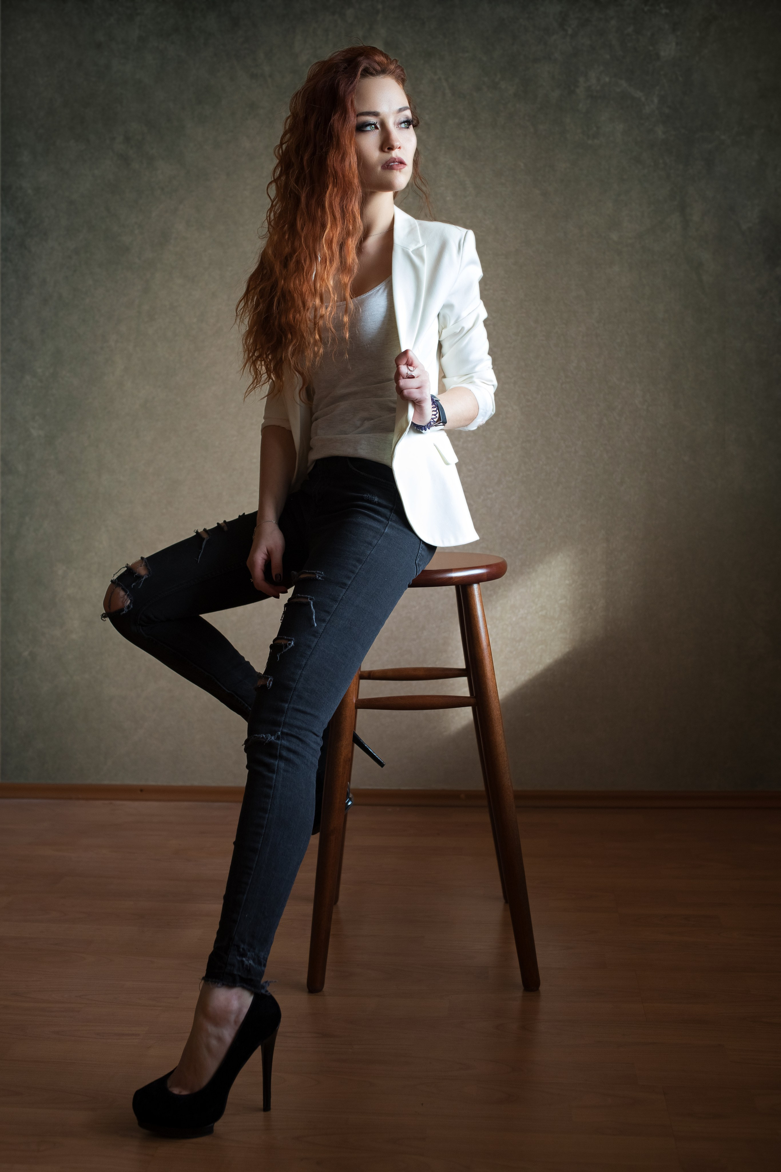 Фотосет с Еленой у окна для «себя»