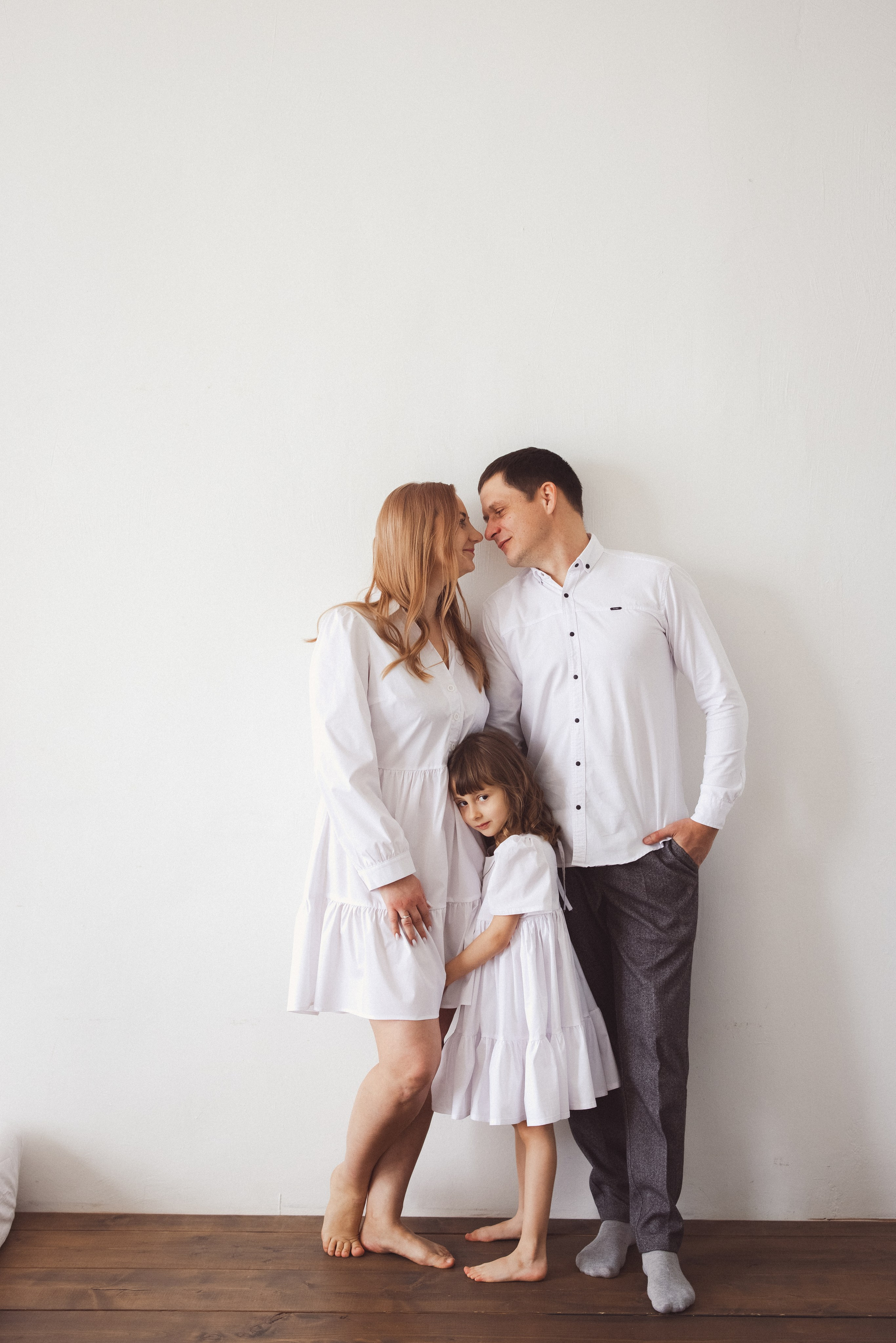 Семейная фотосессия в фотостудии «Mestone». Семейный и детский фотограф в Краснодаре Анна Трашкова