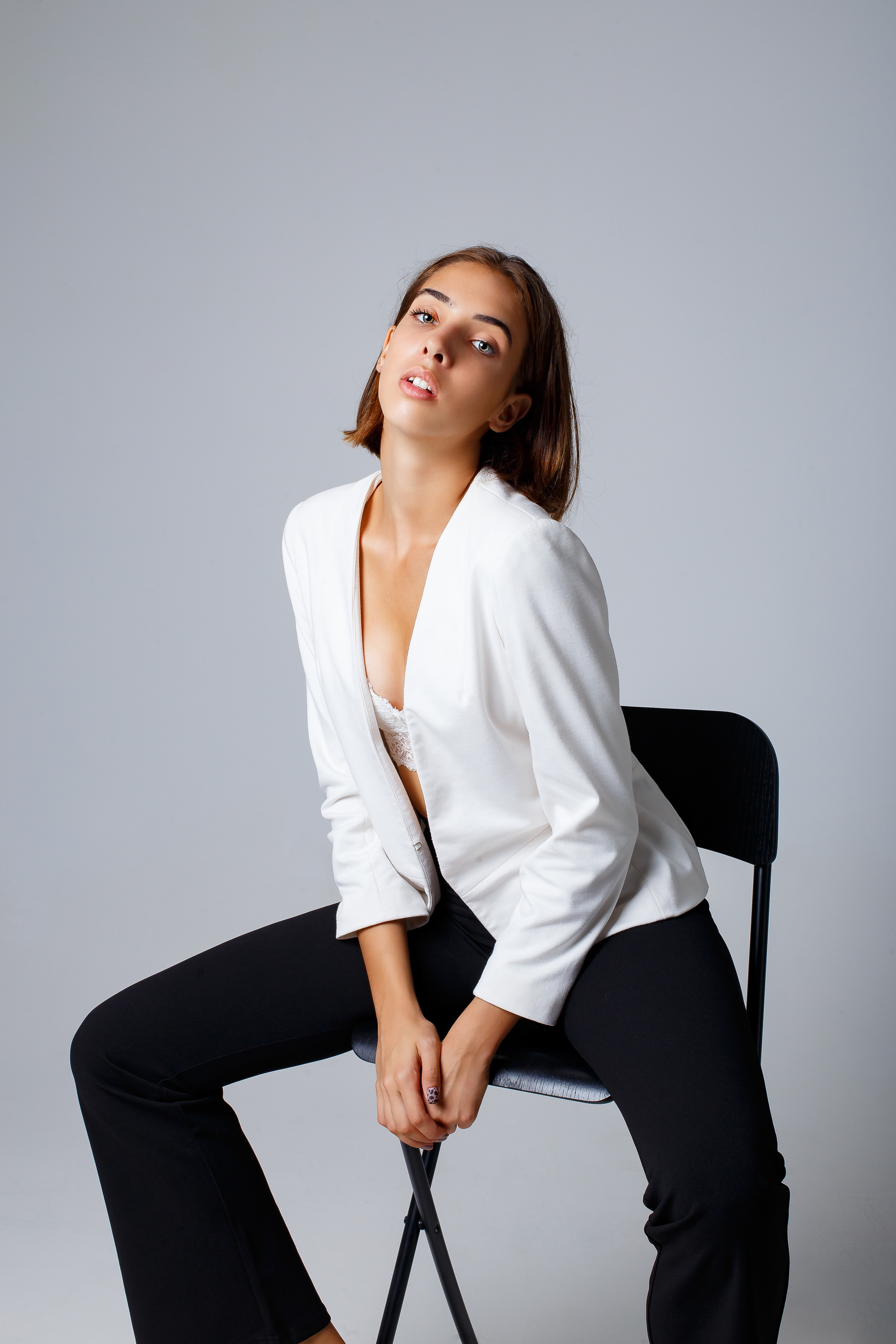 Портретная женская фотосессия на циклораме. Фотограф в Подольске — Мария Бучнева