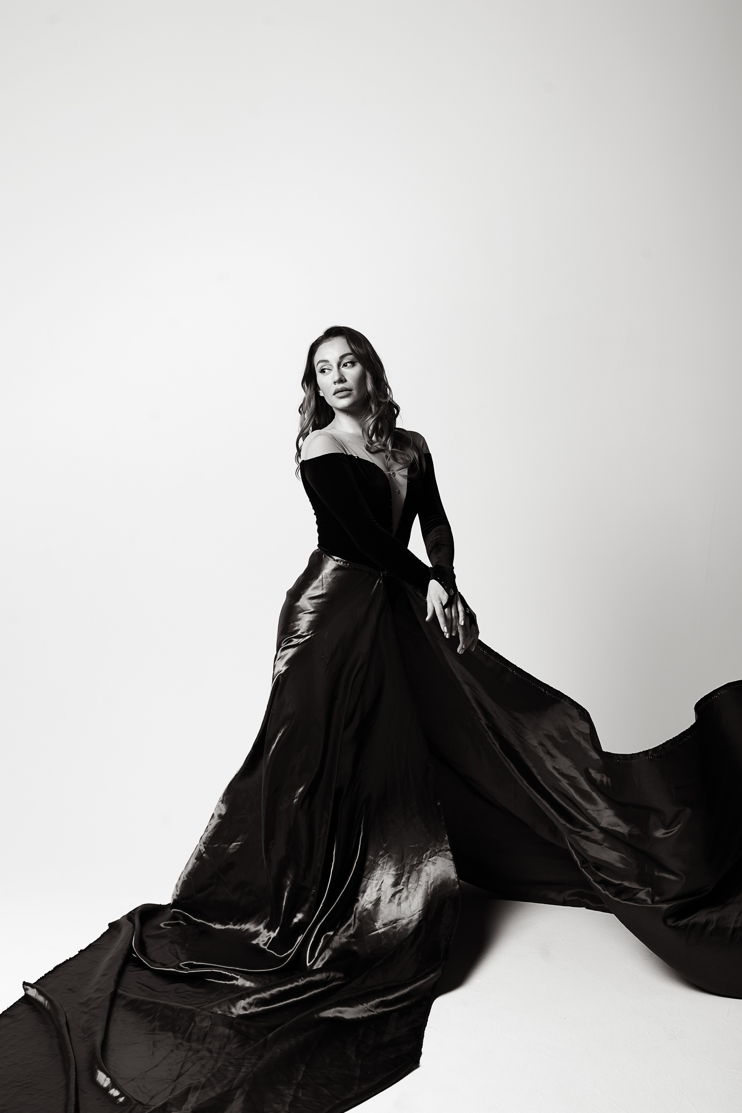 Женская фотосессия с летящей тканью. Фотограф в Подольске — Мария Бучнева