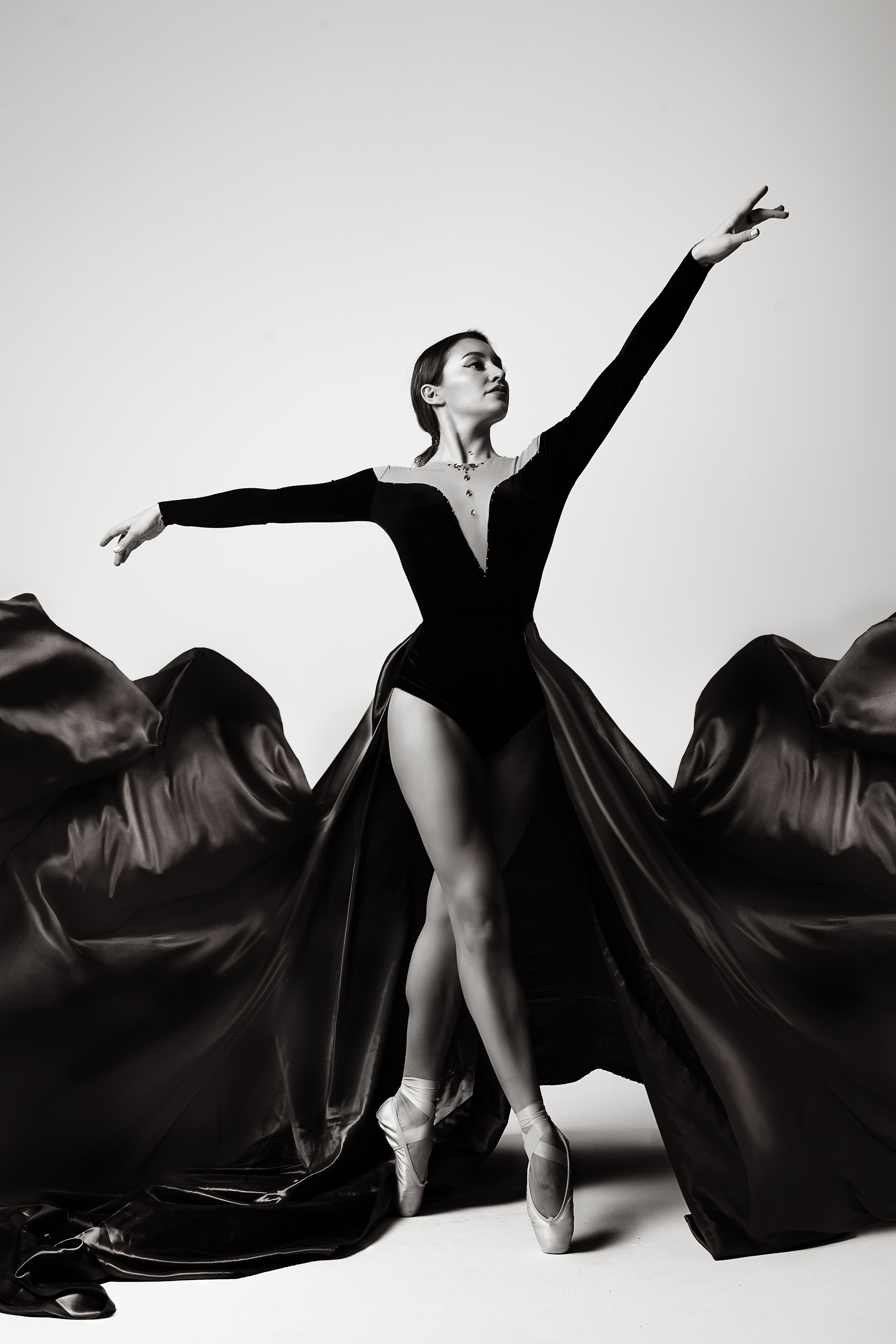 Женская фотосессия с летящей тканью. Фотограф в Подольске — Мария Бучнева