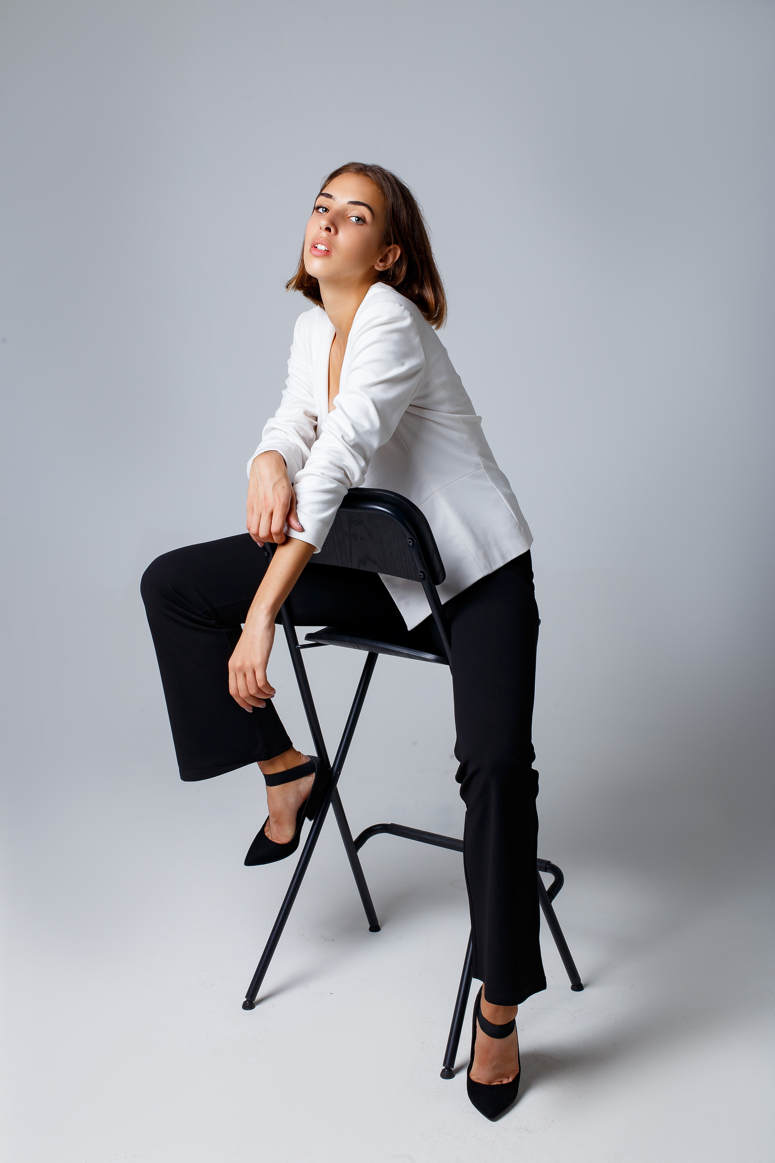 Портретная женская фотосессия на циклораме. Фотограф в Подольске — Мария Бучнева