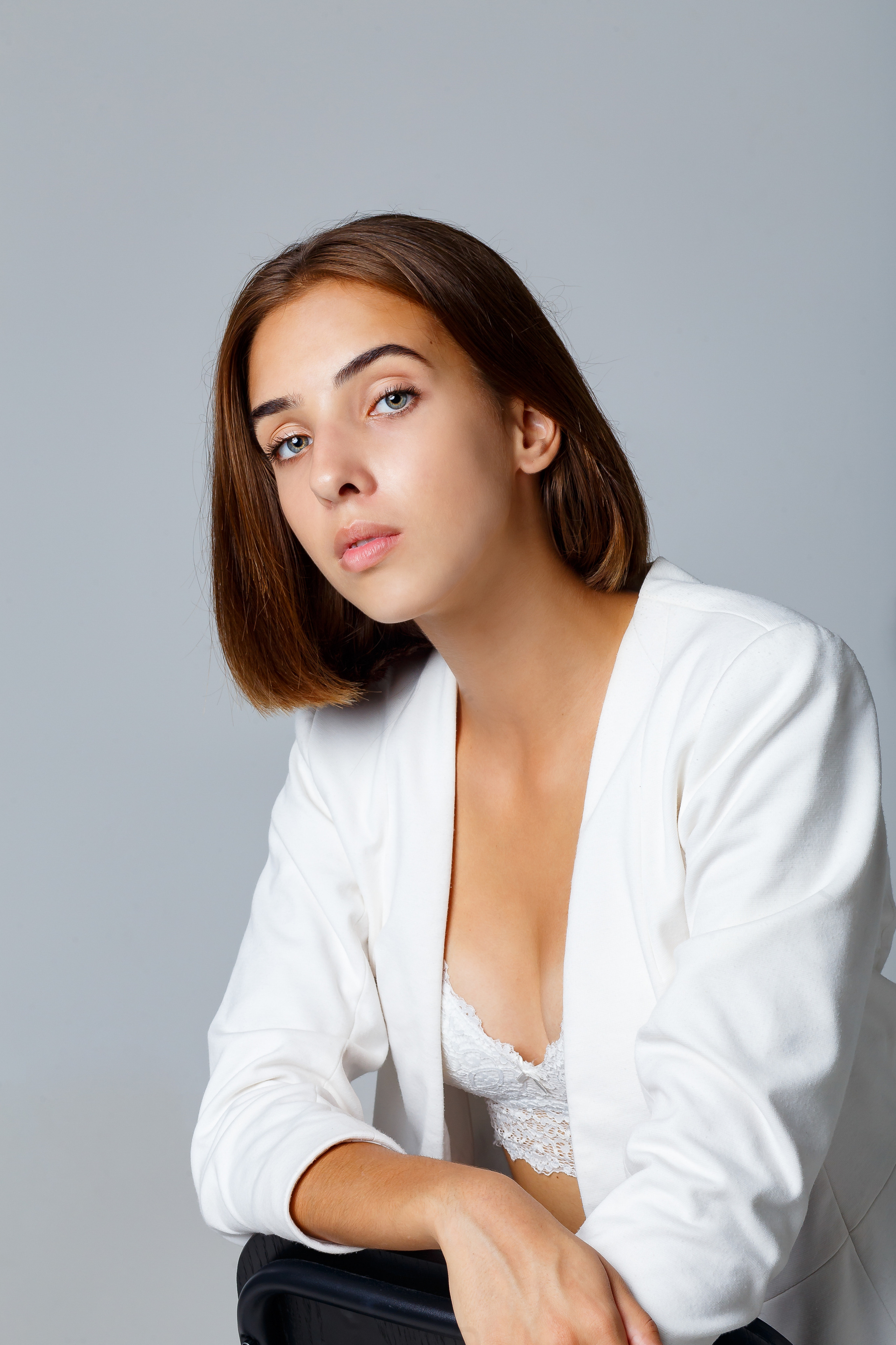 Портретная женская фотосессия на циклораме. Фотограф в Подольске — Мария Бучнева