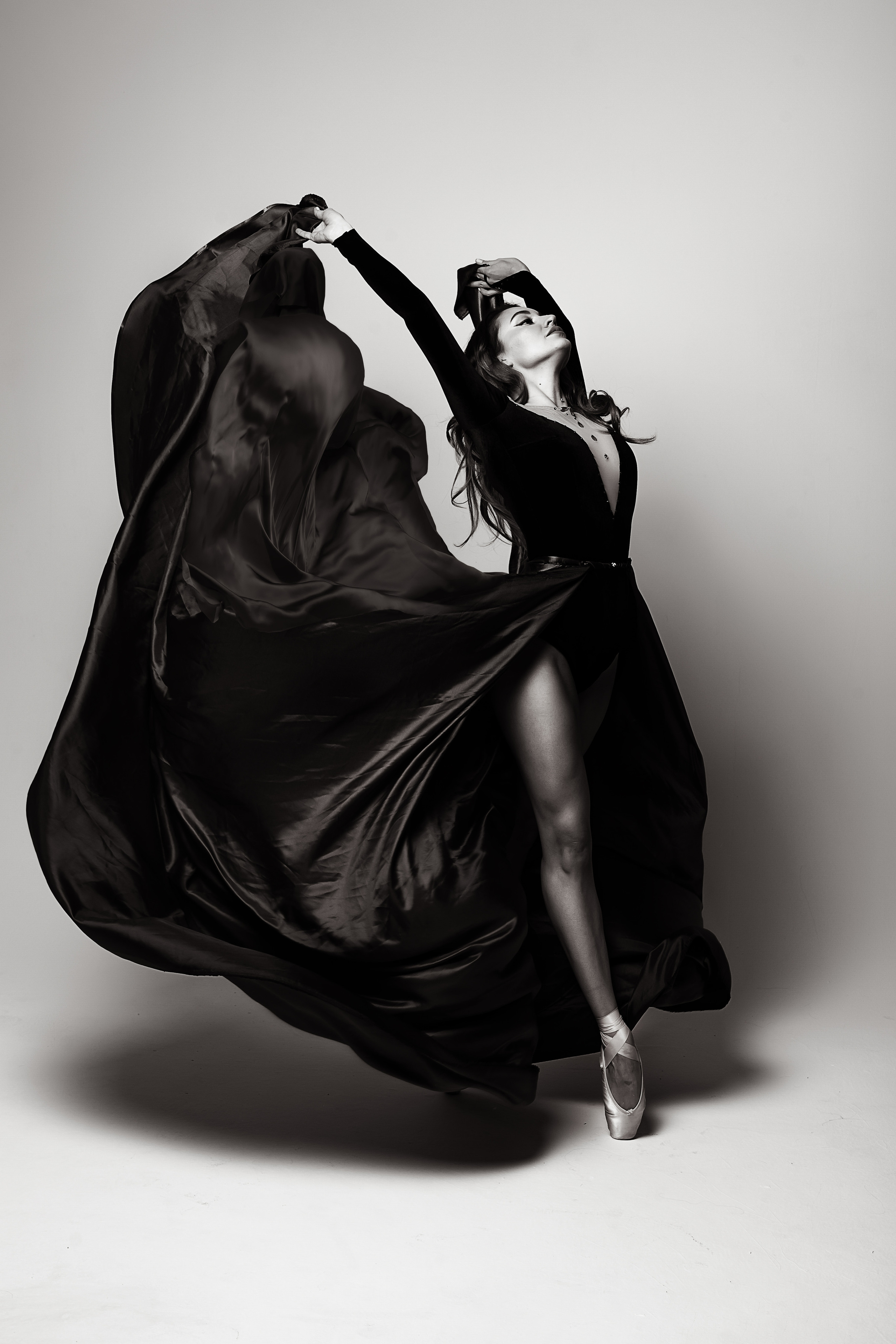 Женская фотосессия с летящей тканью. Фотограф в Подольске — Мария Бучнева