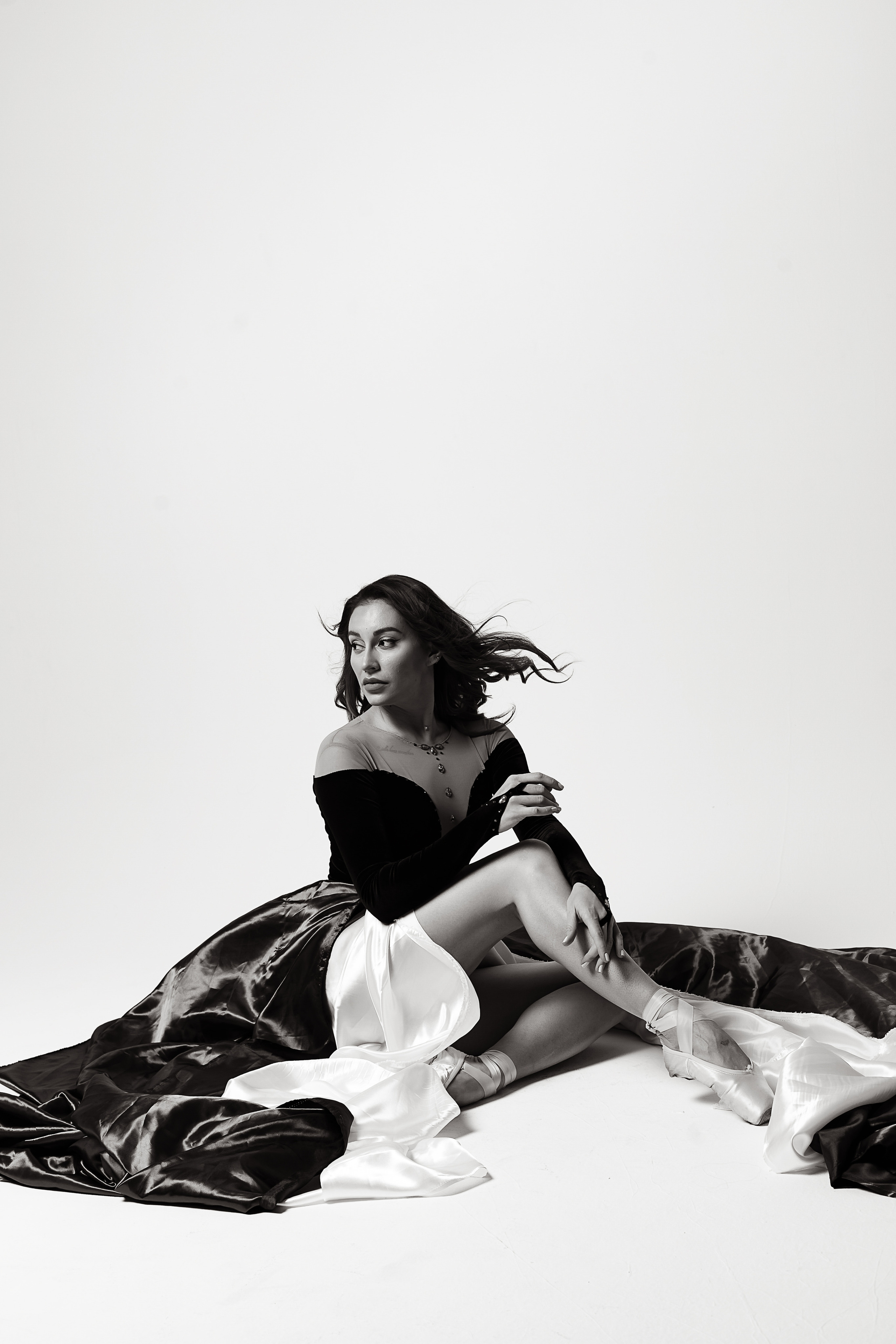 Женская фотосессия с летящей тканью. Фотограф в Подольске — Мария Бучнева