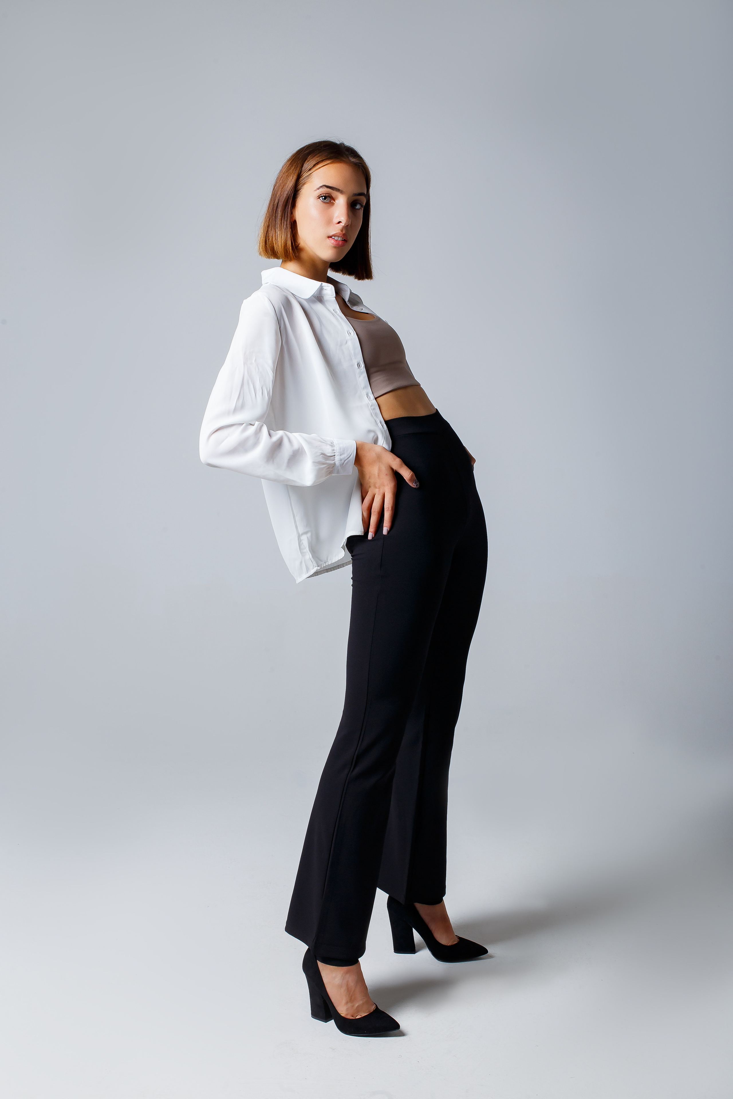 Портретная женская фотосессия на циклораме. Фотограф в Подольске — Мария Бучнева