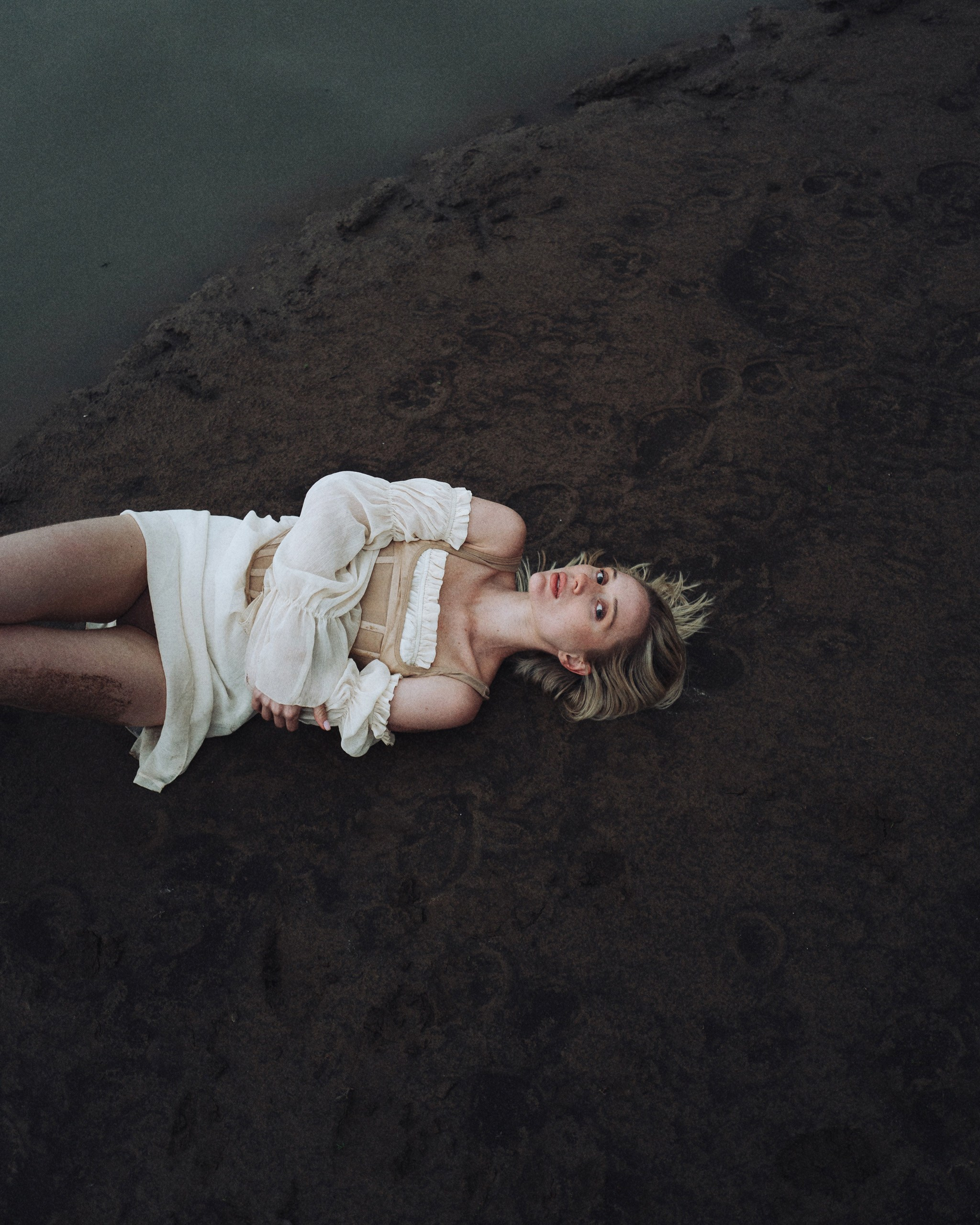 Даша «Сухой берег». Никита Линейцев — индивидуальный портретный фотограф в Москве и Иркутске