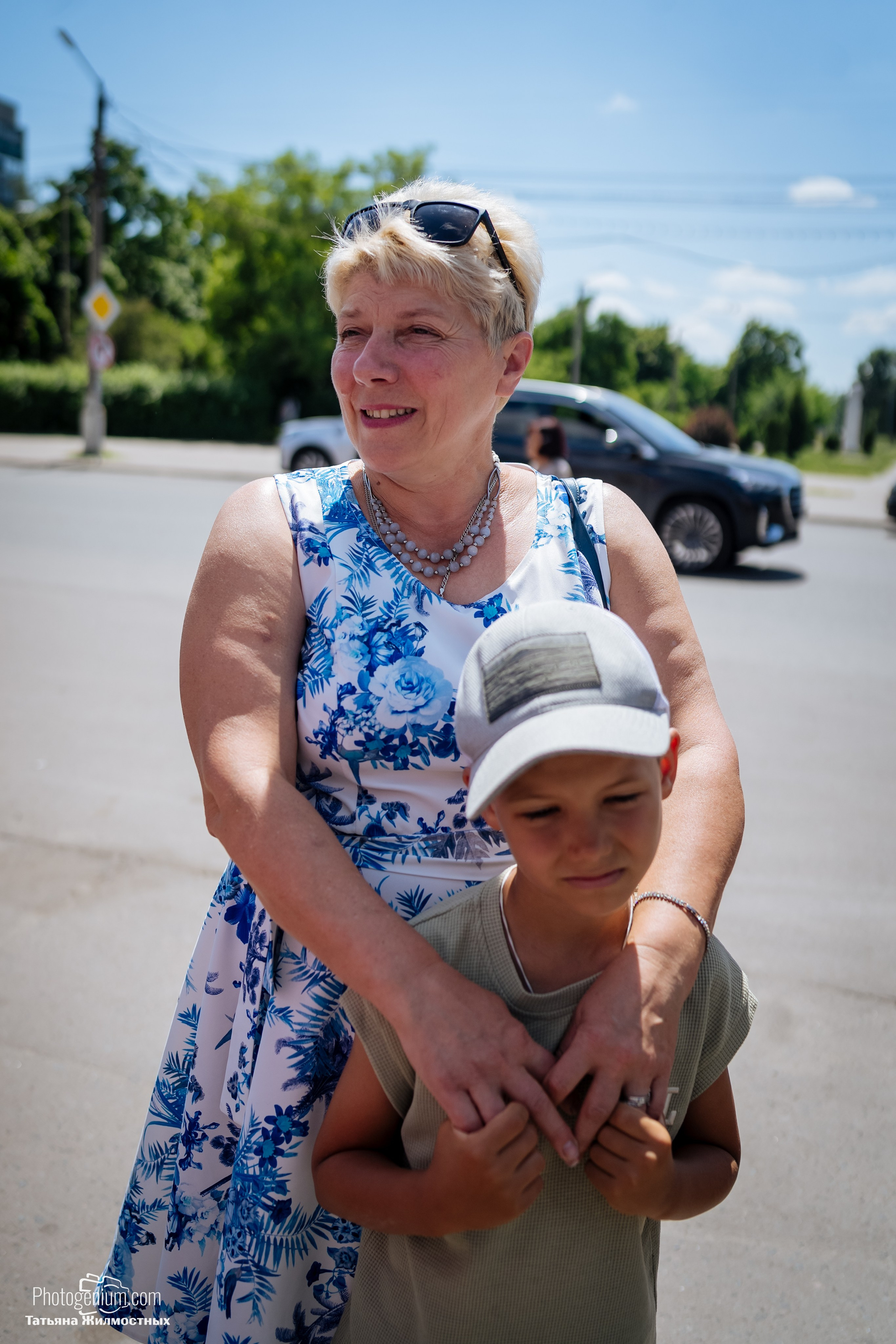 8 июня «Патриоты из Курска» сбор гуманитарной помощи у кинотеатра «Родина». Фотограф Нижний Новгород Татьяна Кейод