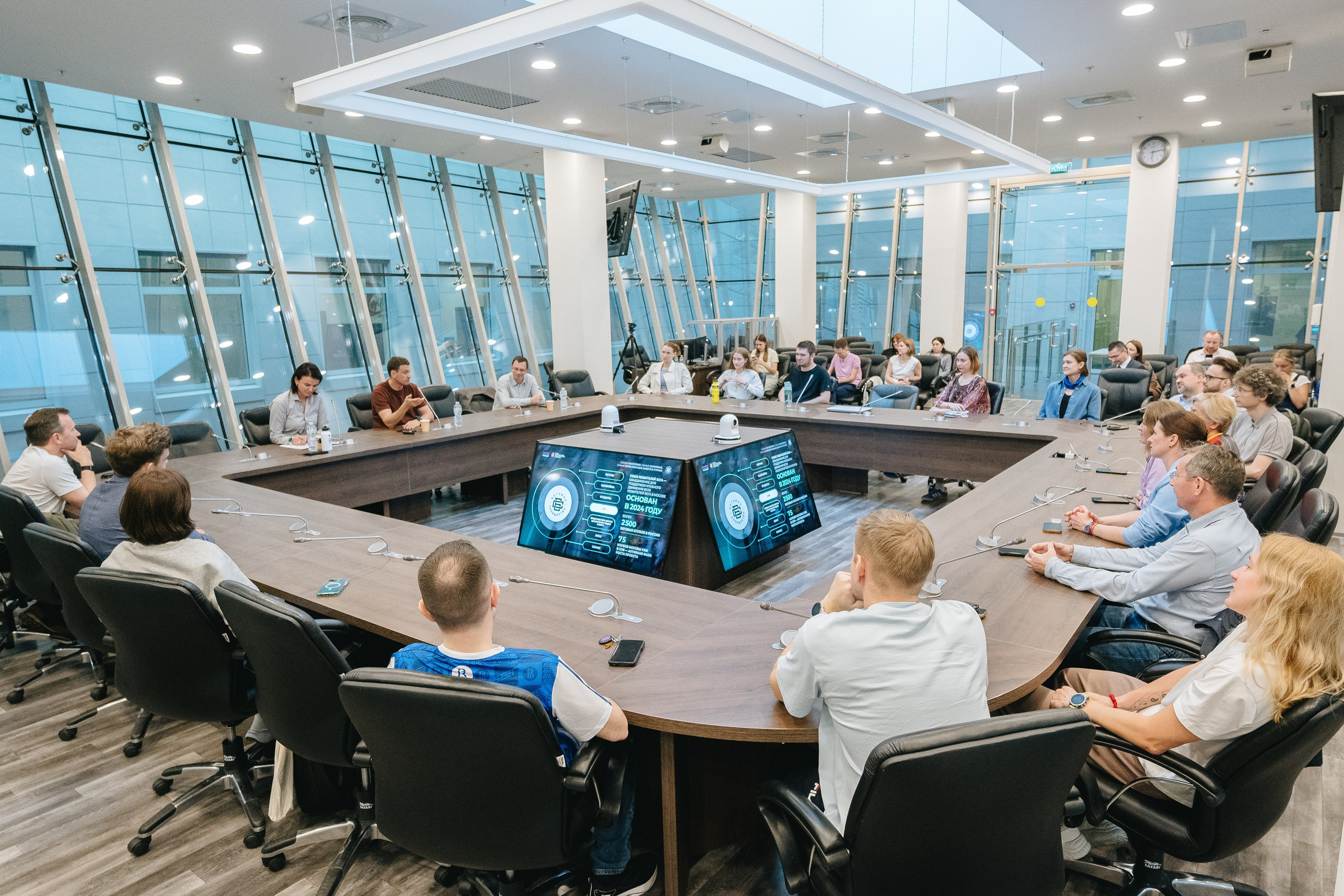 Встреча с Дмитрием Тарасовым. Даниил Сергеев: репортажный фотограф