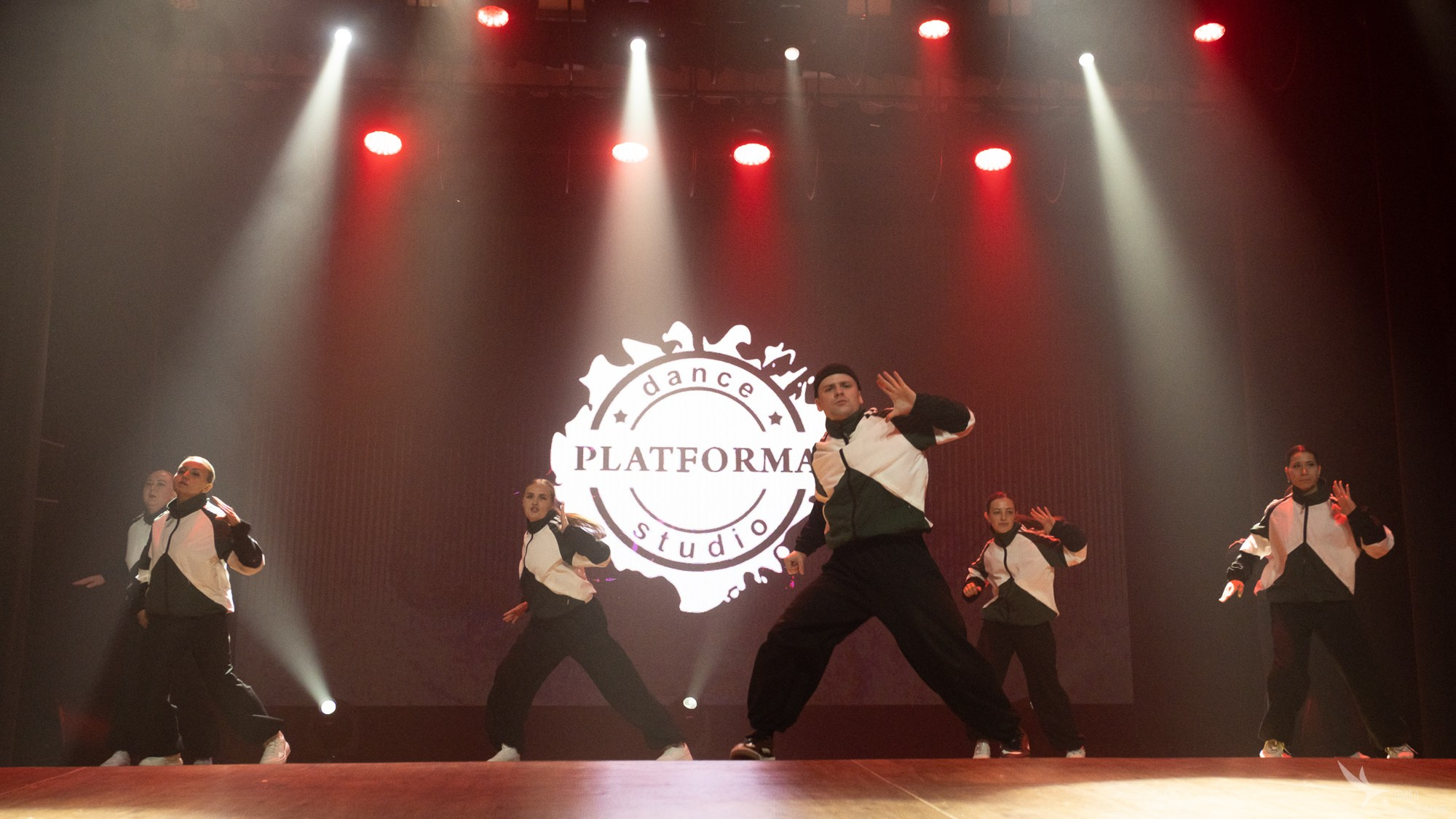 Отчетный концерт студии танцев PLATFORMA. Репортажный фотограф в Казани Павел Серпокрылов