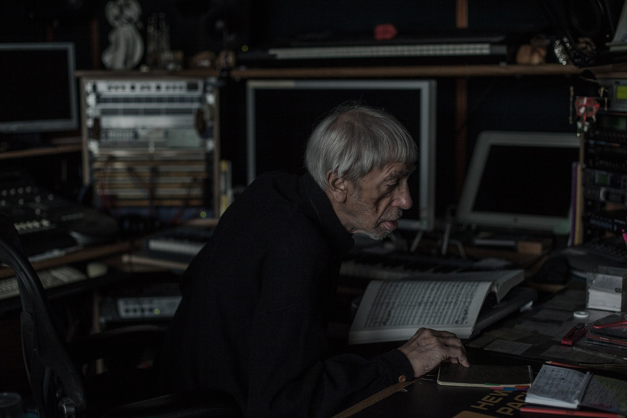 Эдуард Артемьев. Фотограф-портретист Света МИШИНА, художник, преподаватель. Москва