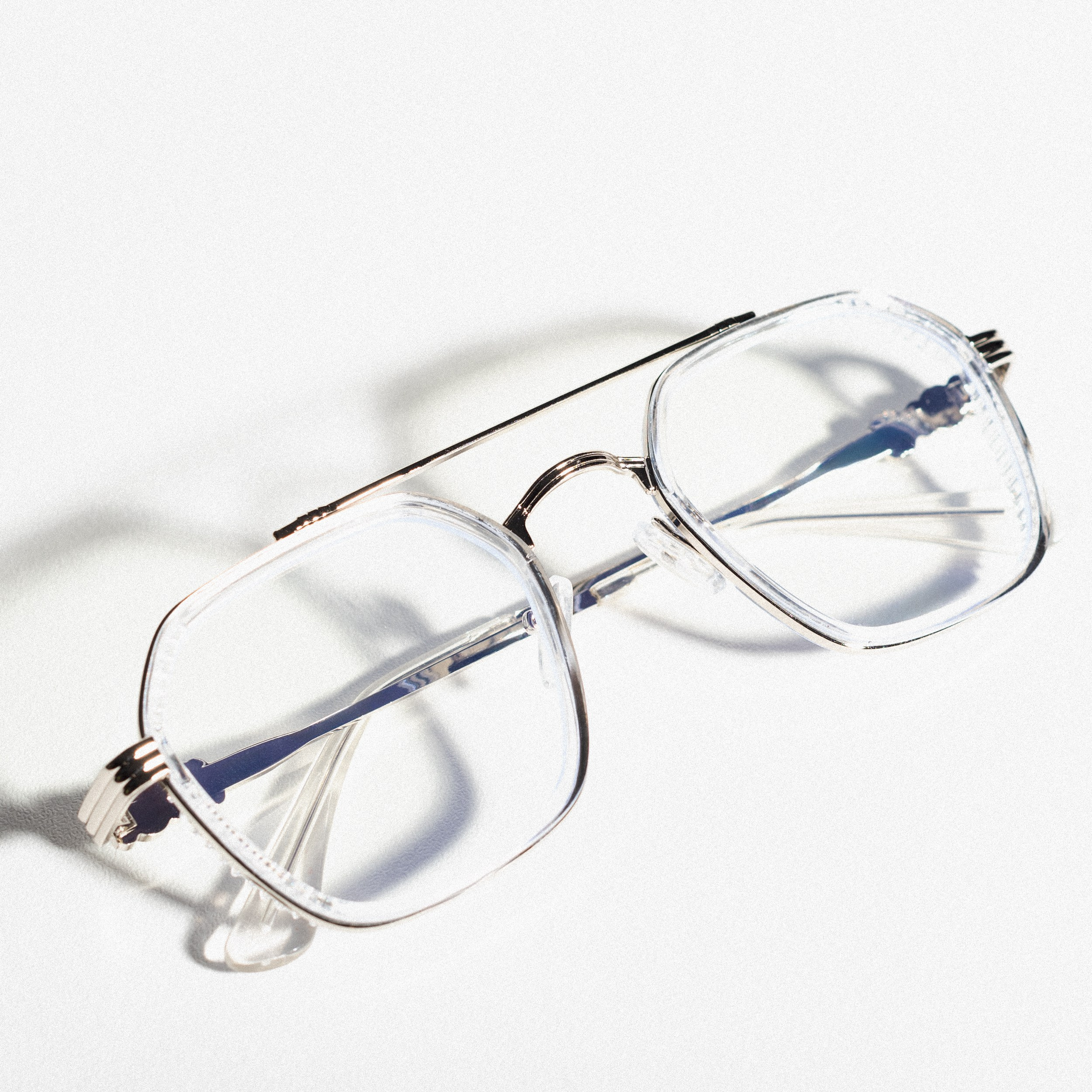 Съемка товаров на белом фоне для маркетплейсов, профессиональные фотографии в Гуанчжоу, Китай