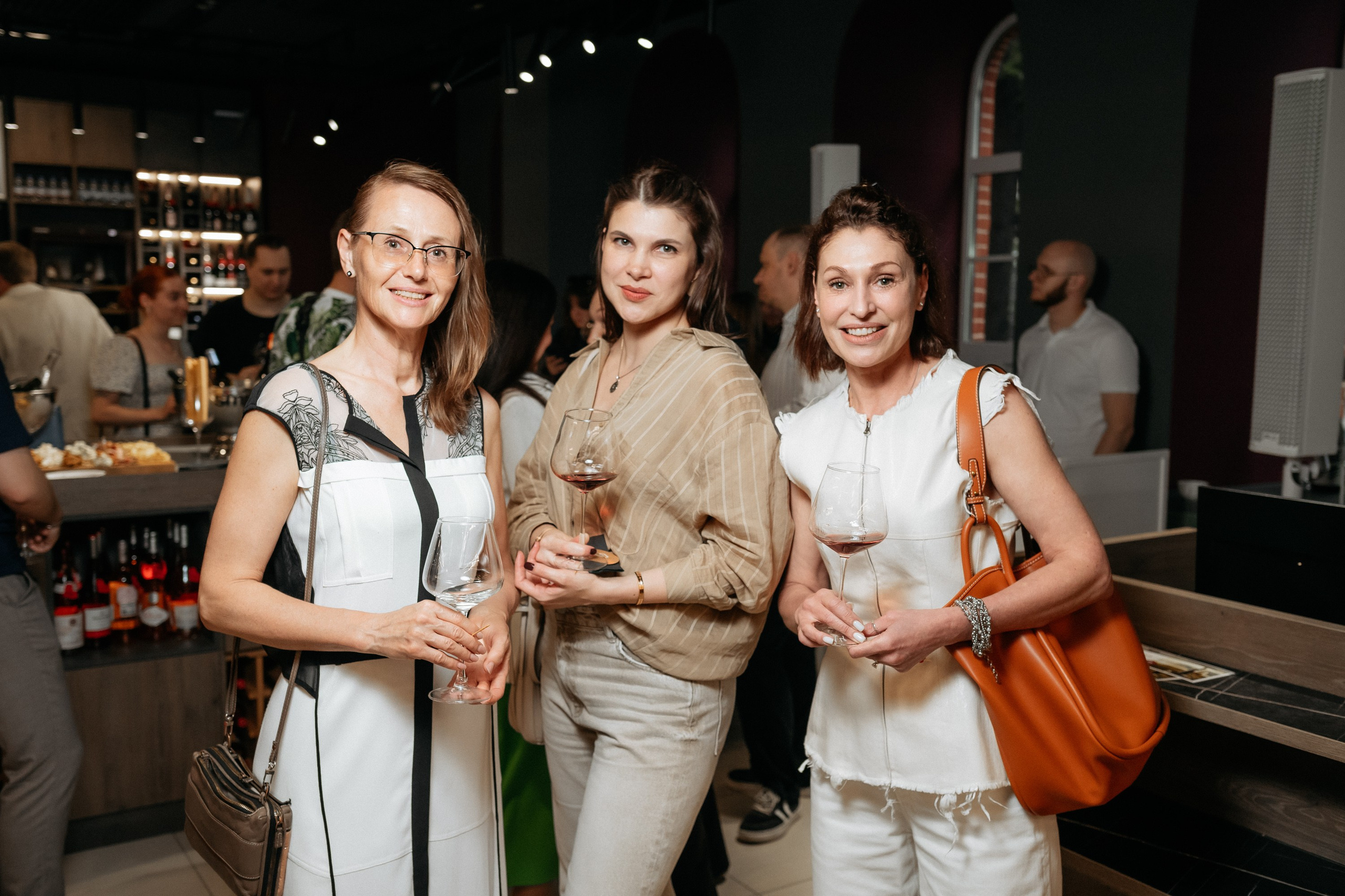 BY SIMPLE ВИНОТЕКА — ОТКРЫТИЕ. СВОИ. ФОТООТЧЕТЫ-СОБЫТИЯ-МЕСТА