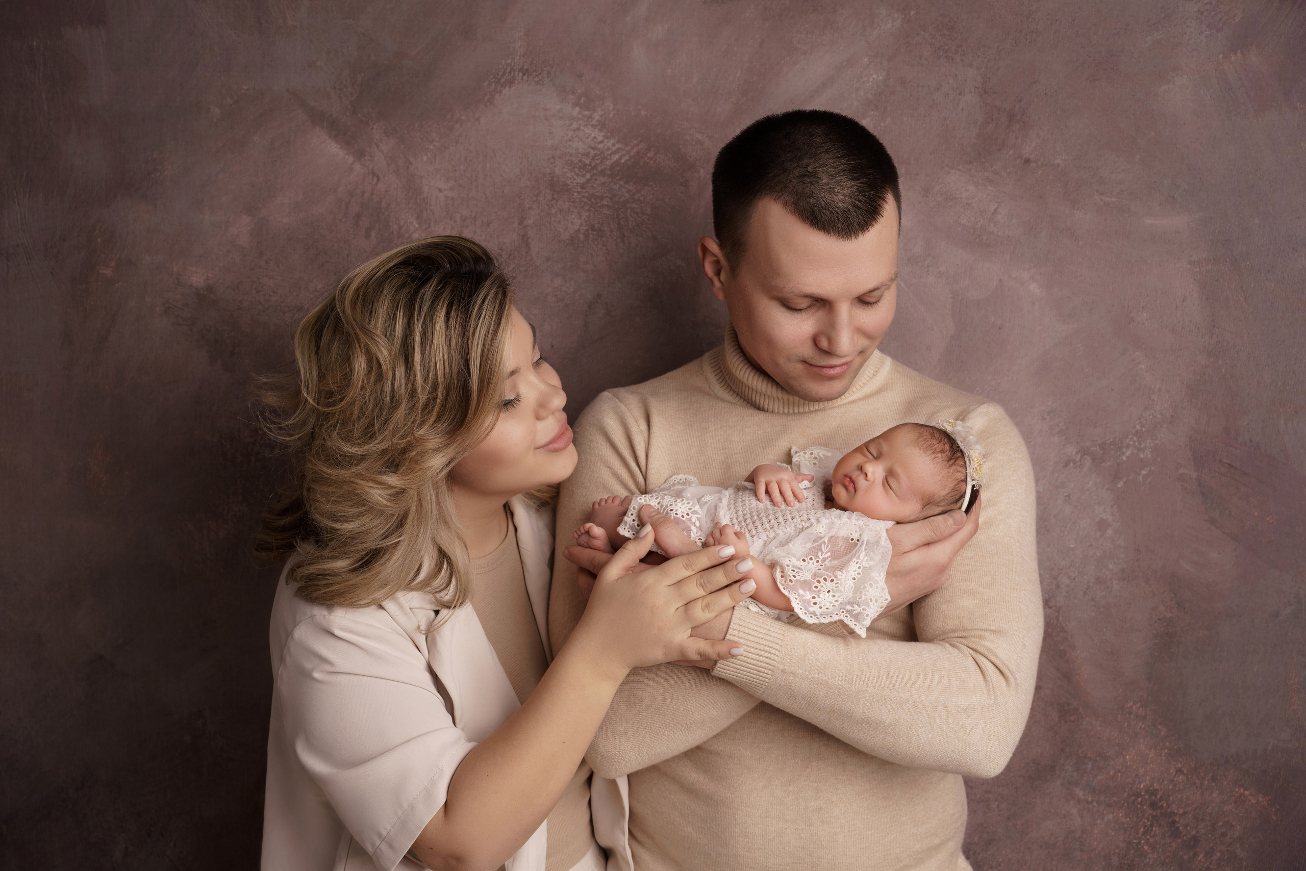 Семейные фотосессии с новорожденными | Трогательные кадры малышей и их близких в Москве и МО. Фотосессия новорожденных в Москве и Московской области | Профессиональный фотограф newborn — Татьяна Иванова