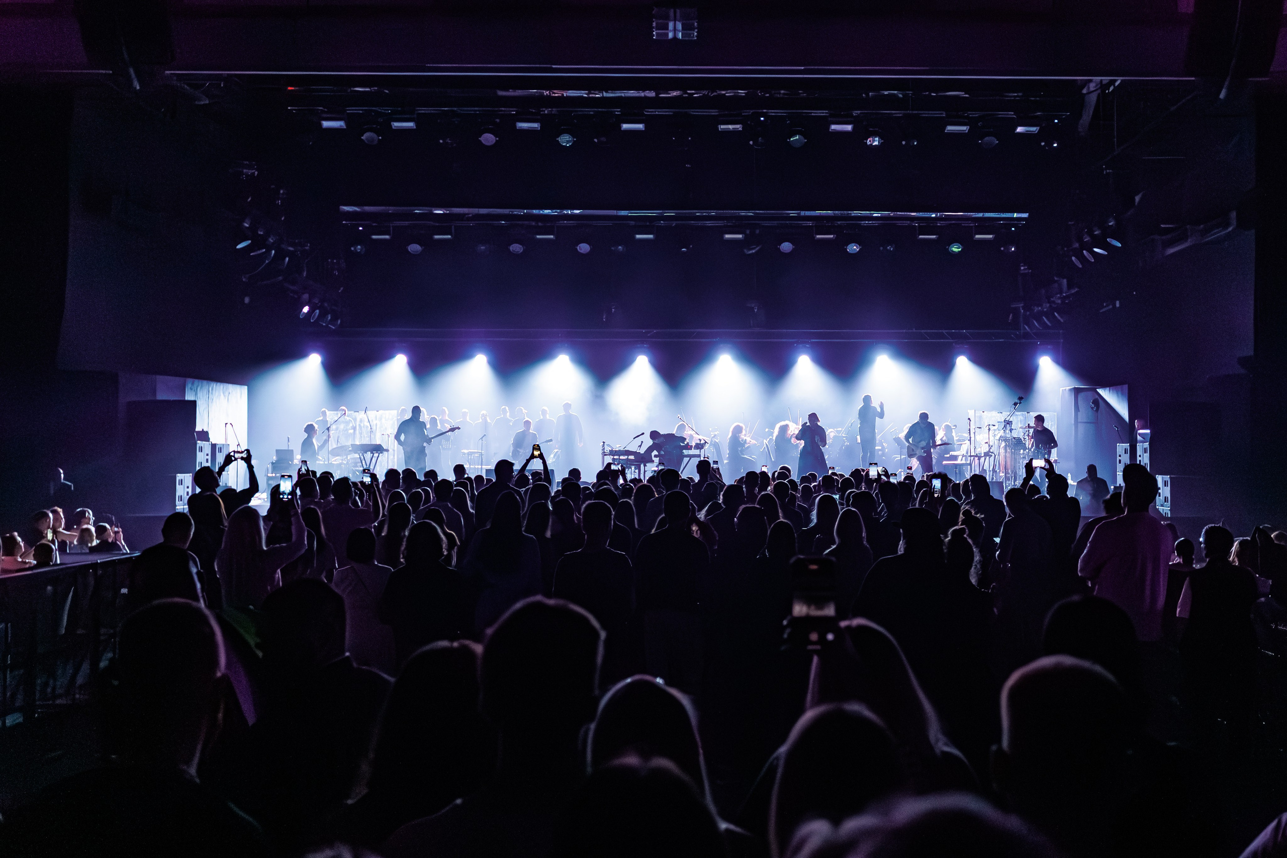 Concert Photography in Dubai — Anton Belyaev Live Performance. Evgen Yatsenko — Photographer in Dubai