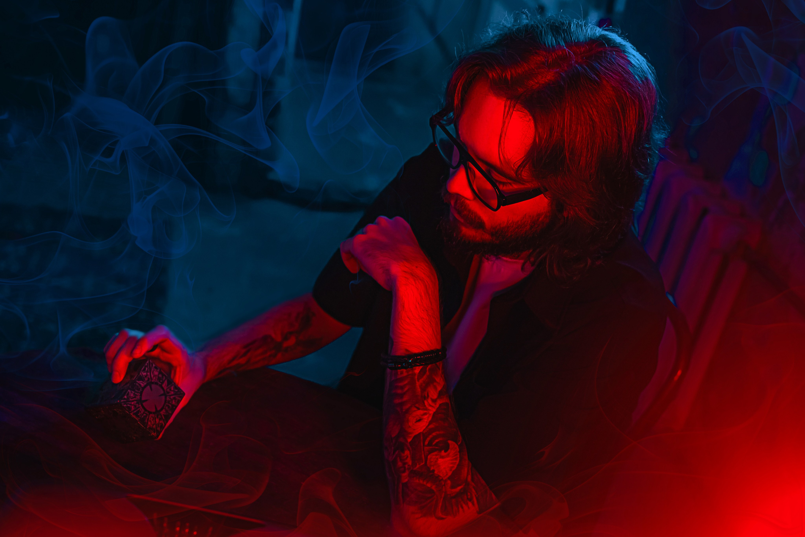 Мрак в неоновых лучах. Репортажный фотограф Анастасия Рубцова