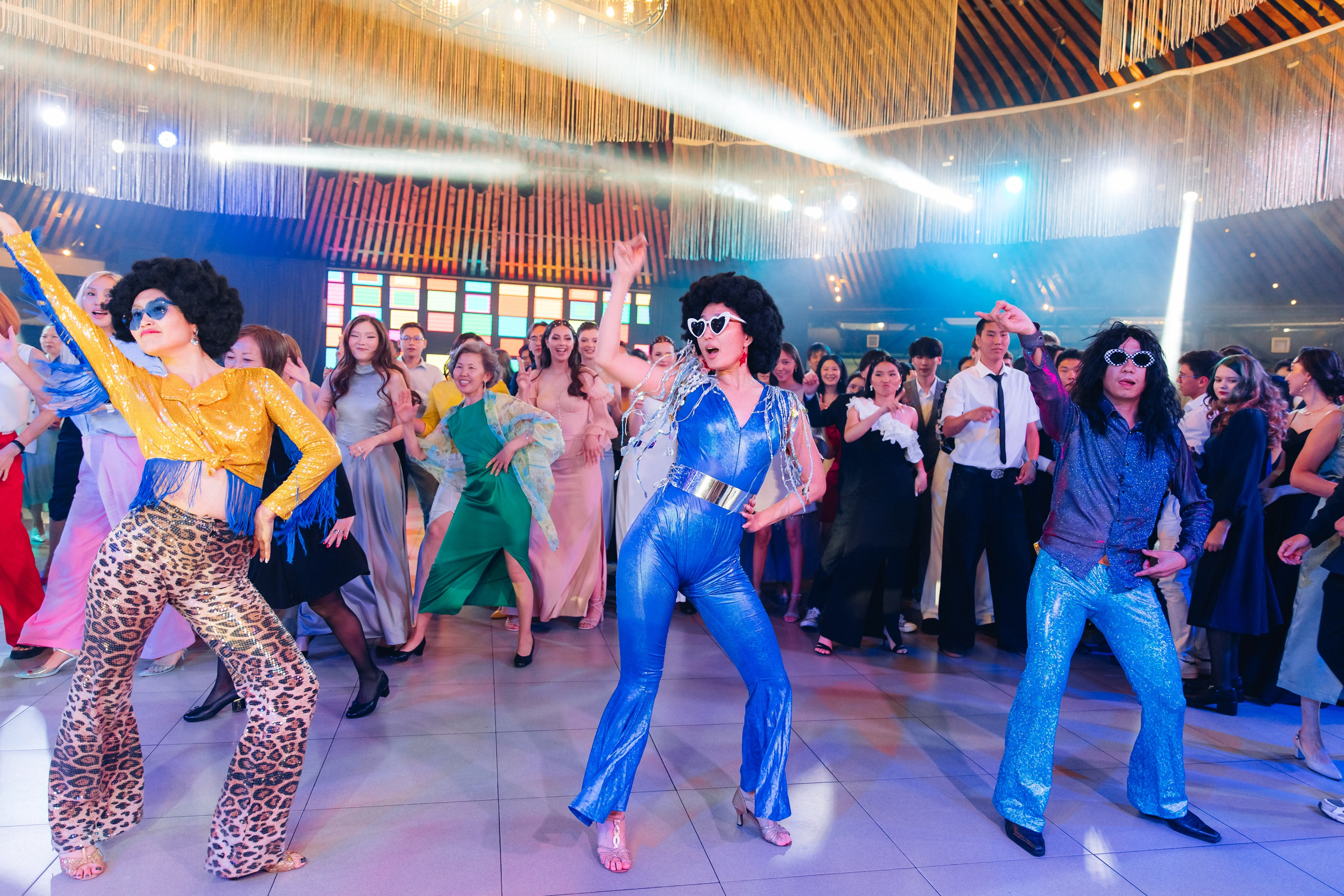 Выпускной вечер. 49 школа. Баран на корове. Свадебный и семейный фотограф в Улан-Удэ