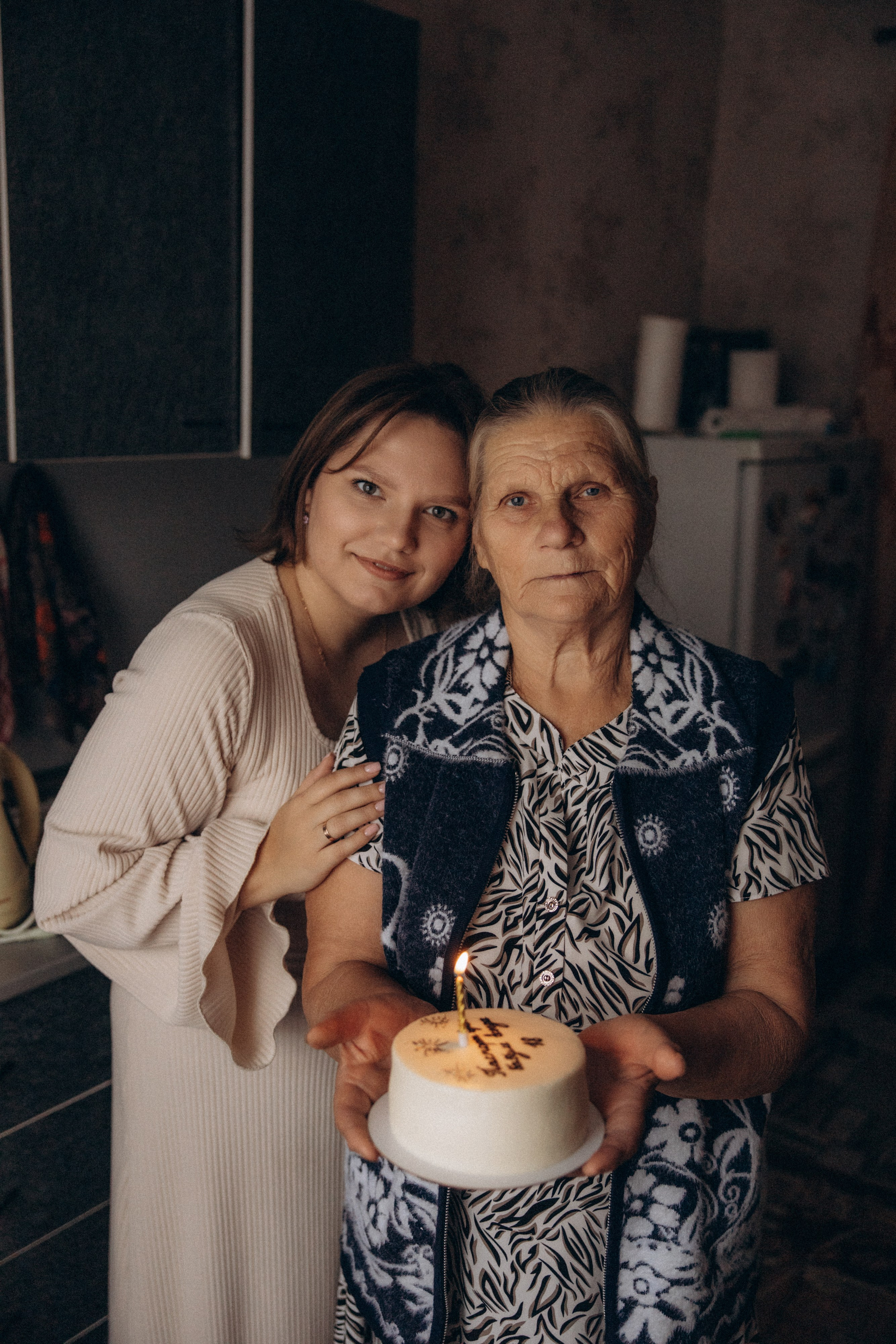 Аня и бабушка. Семейный фотограф Губкин/Старый Оскол