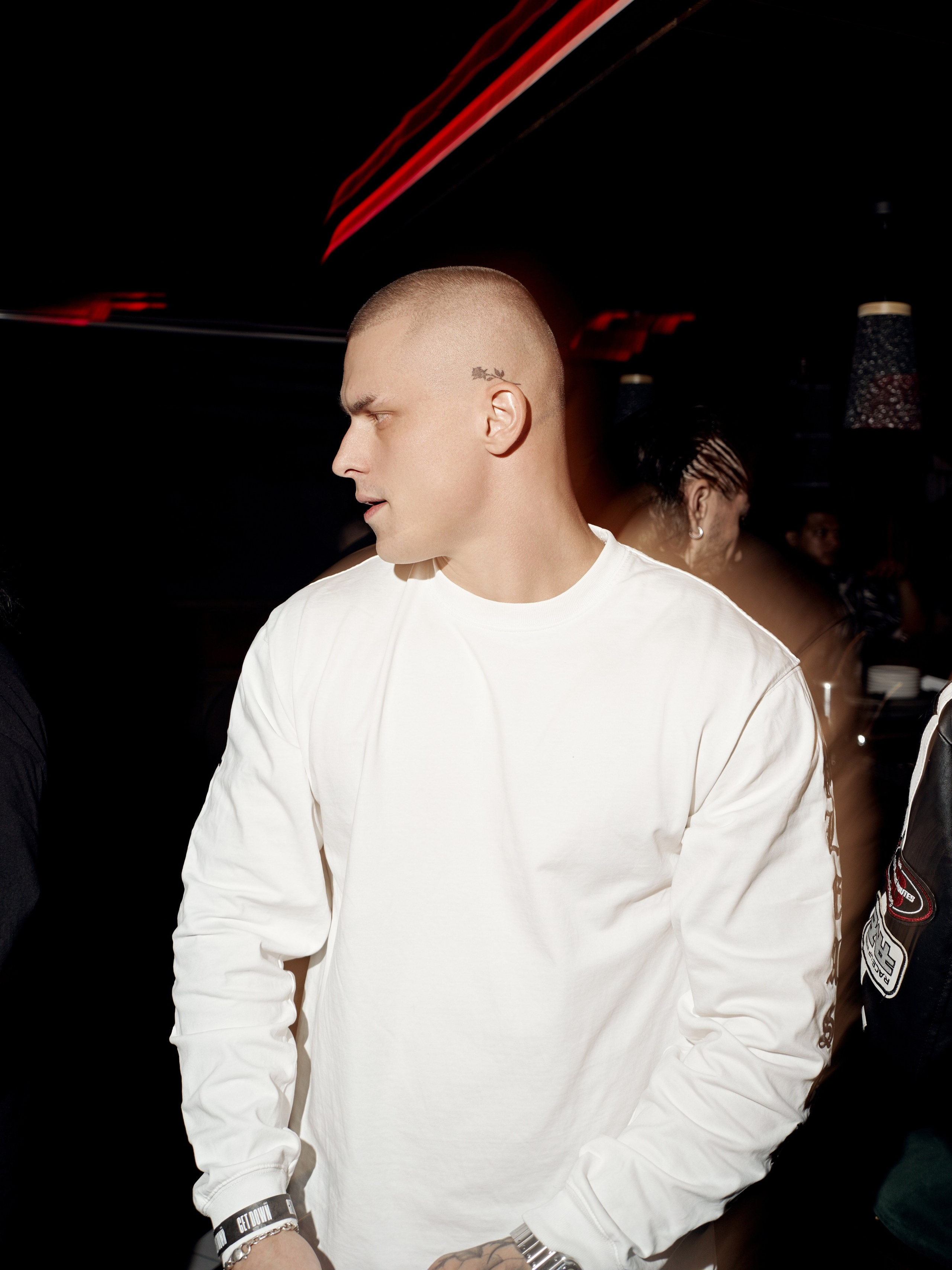 CLUB. NOIZOMAX Художественный фотограф в Дубай