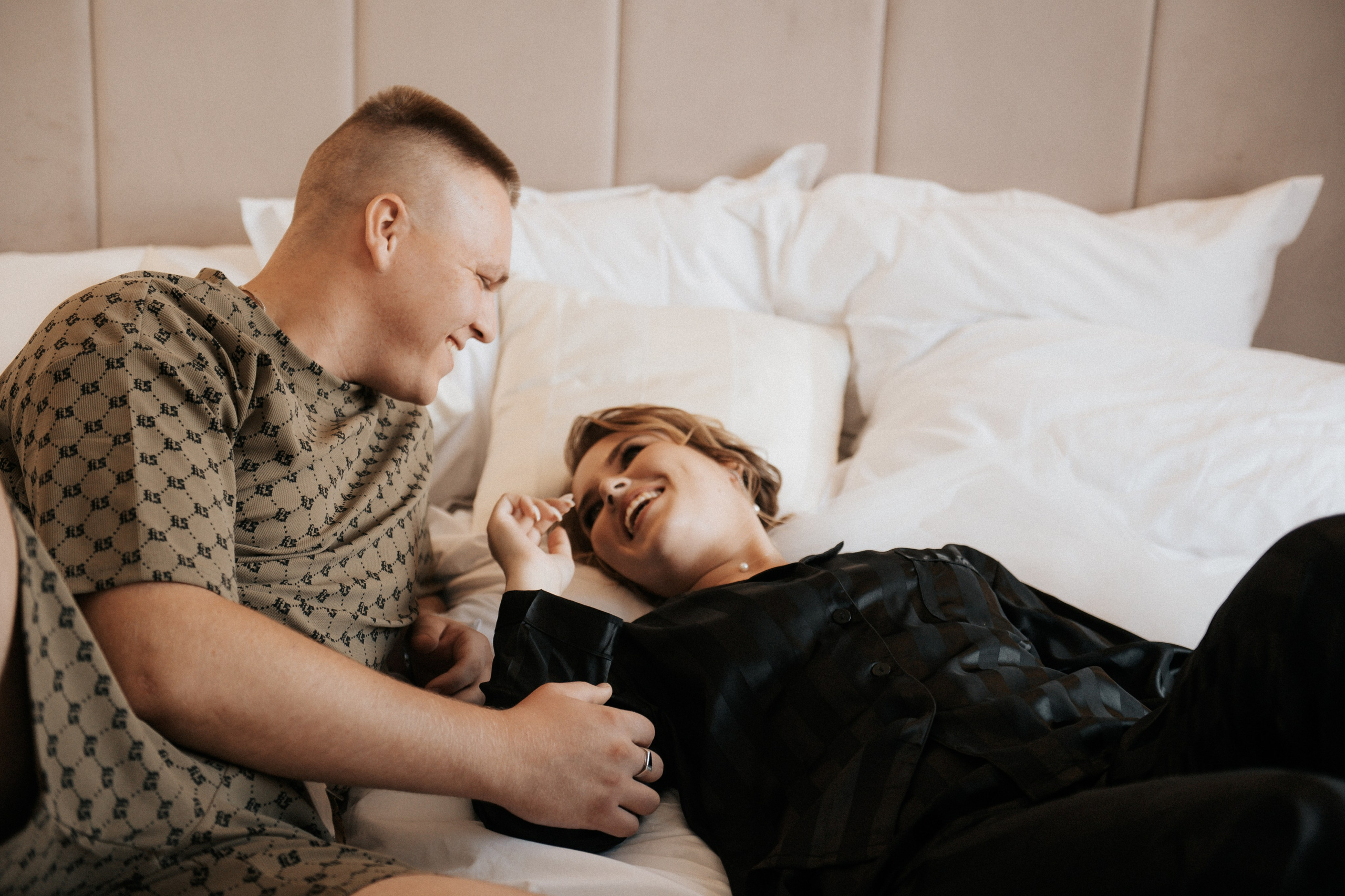 Свадебные фотографии. Фотограф в Барнауле Дарья Бутурлакина. Люби.Цени.Касайся