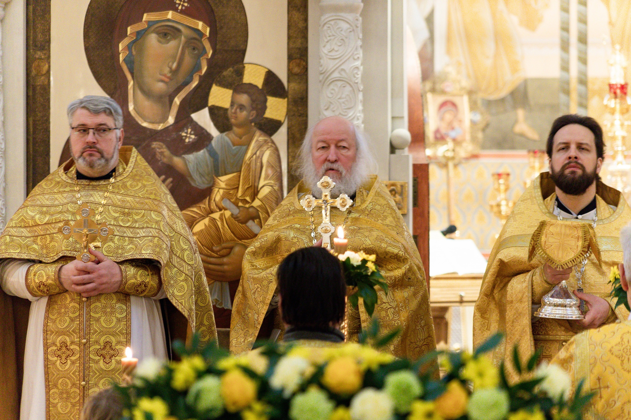 Праздничное богослужение Святителю Николаю 19 декабря. Интерьерный фотограф в Москве Роман Потапов