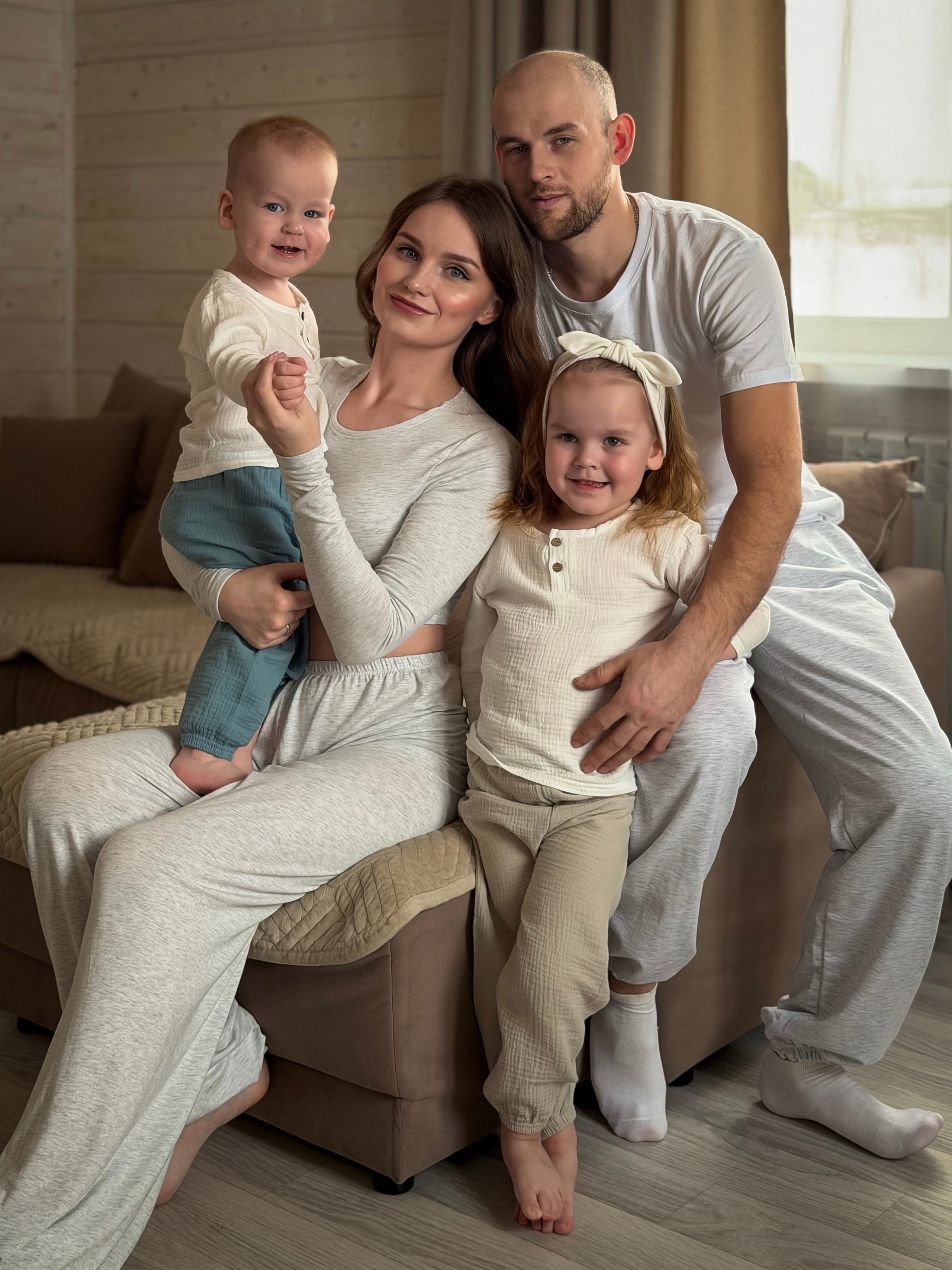 СЕМЕЙНЫЕ | LOVE STORY. Мобильный фотограф Виктория | Фотосессии в Вологде