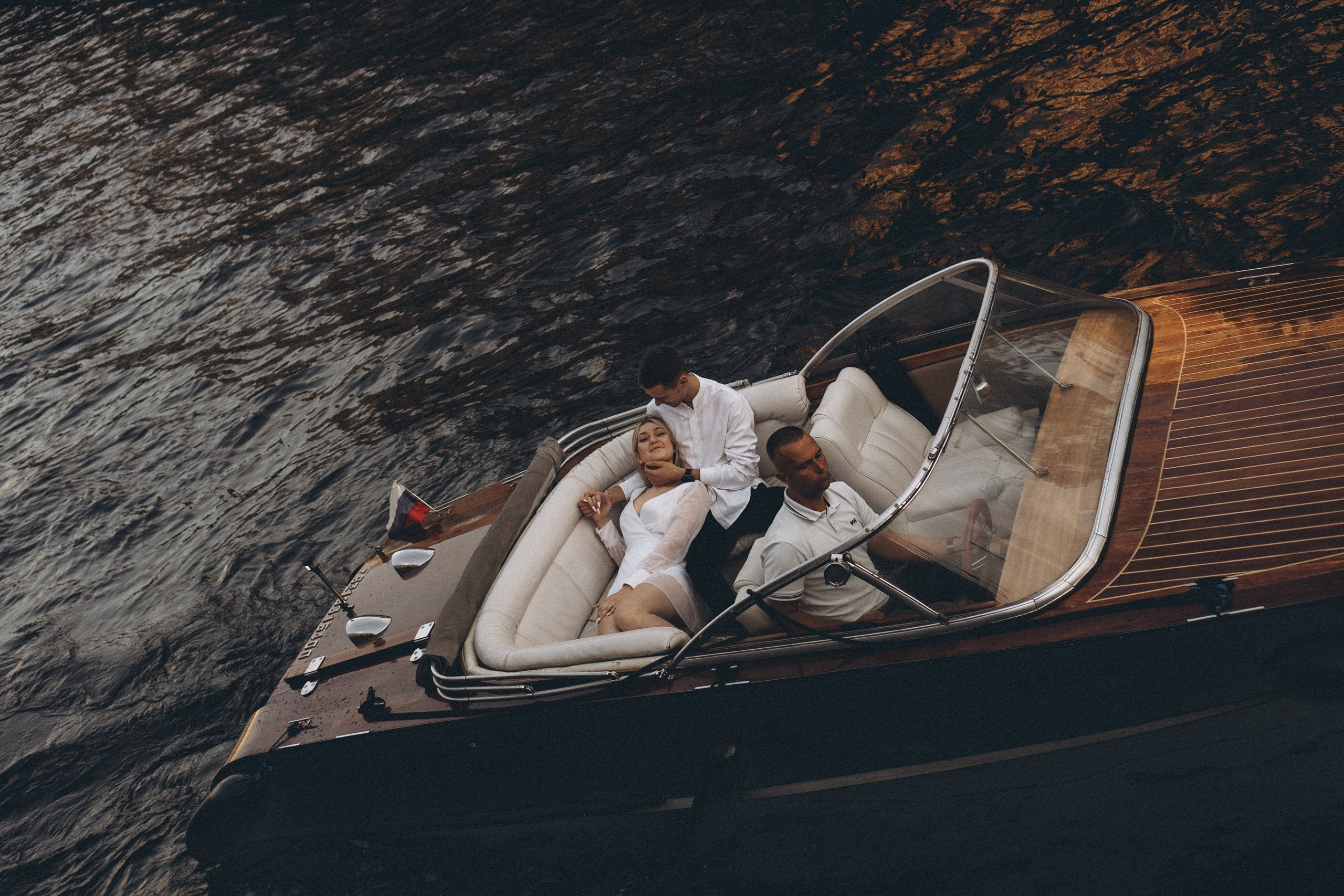 СВАДЕНБНАЯ СЬЕМКА НА КАТЕРЕ ПО КАНАЛАМ САНКТ-ПЕТЕРБУРГА И В АКВАТОРИИ НЕВЫ. Профессиональный фотограф, Санкт-Петербург — Виктория Богомолова