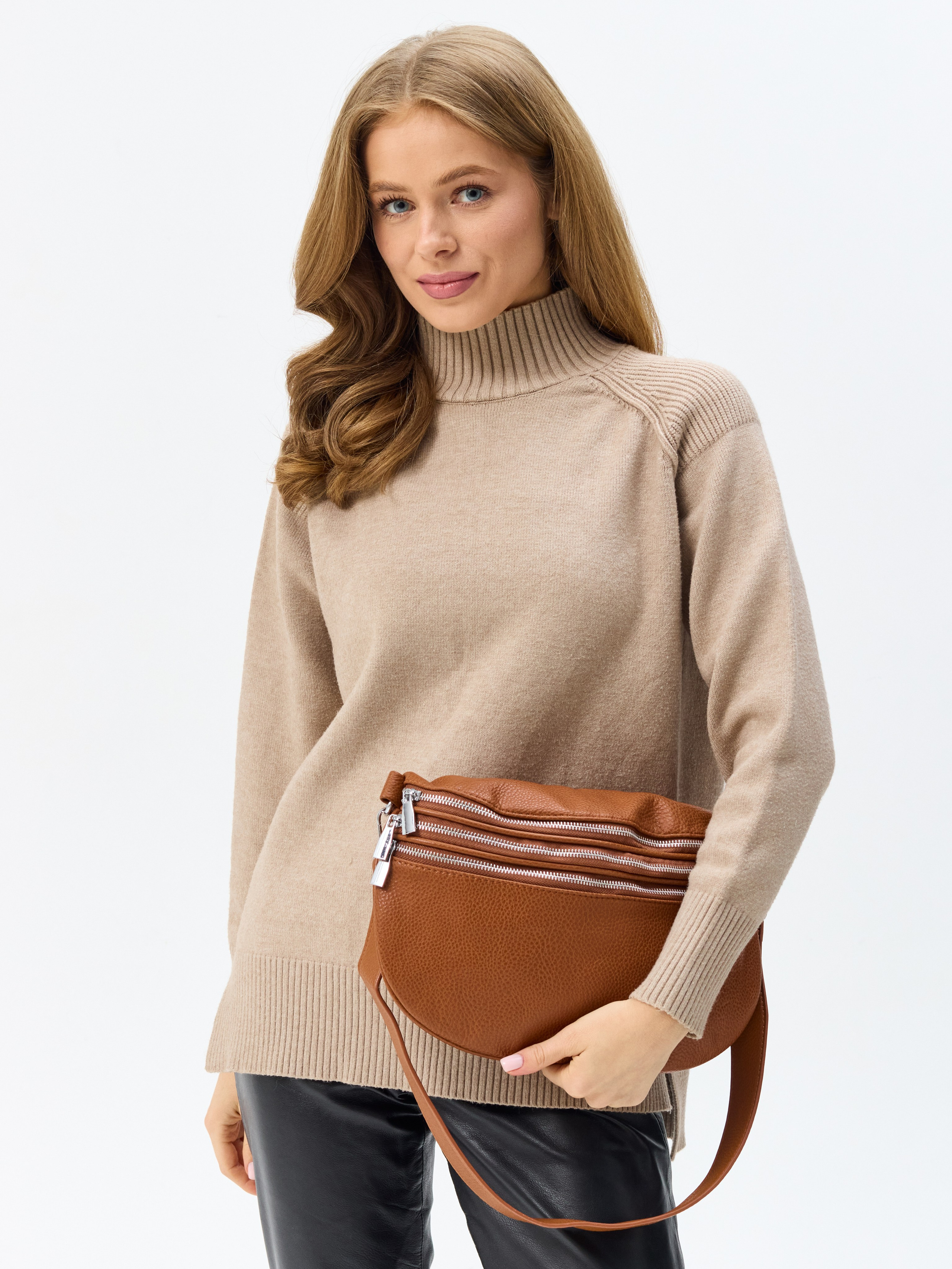 Фотомодель для маркетплейсов Валерия. Фотосъёмка для марктеплейсов Studio 11.11