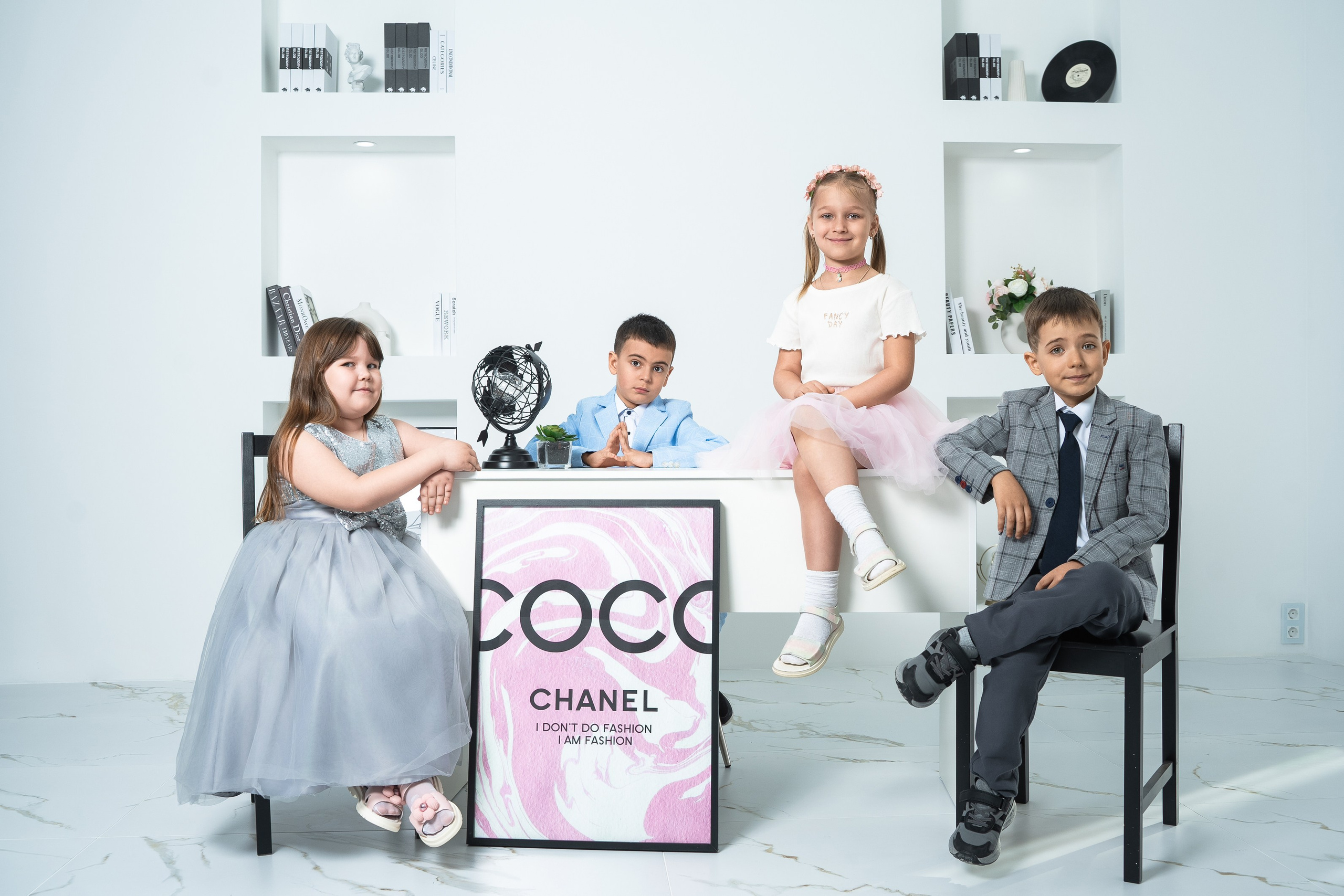 Выпускная фотосессия в фотостудии. Выпускные альбомы Нижнекамск Набережные Челны Фотостудия Небо