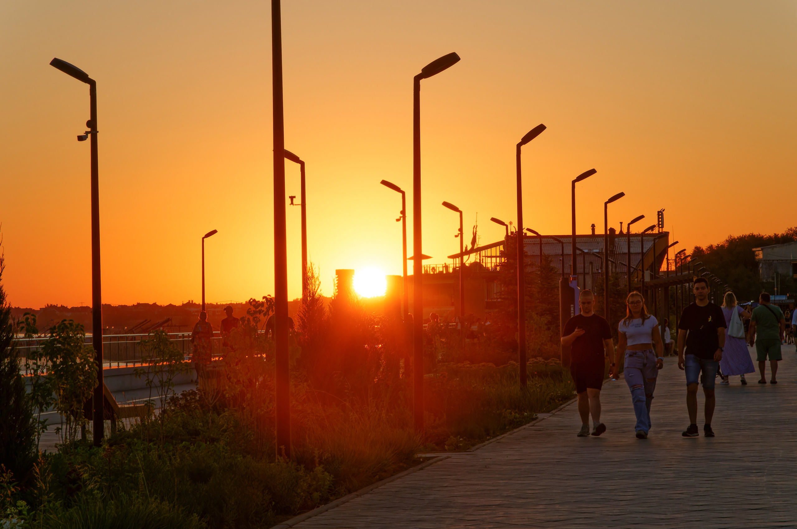 Уличное освещение/набережная. Фотограф Алексей Преображенский