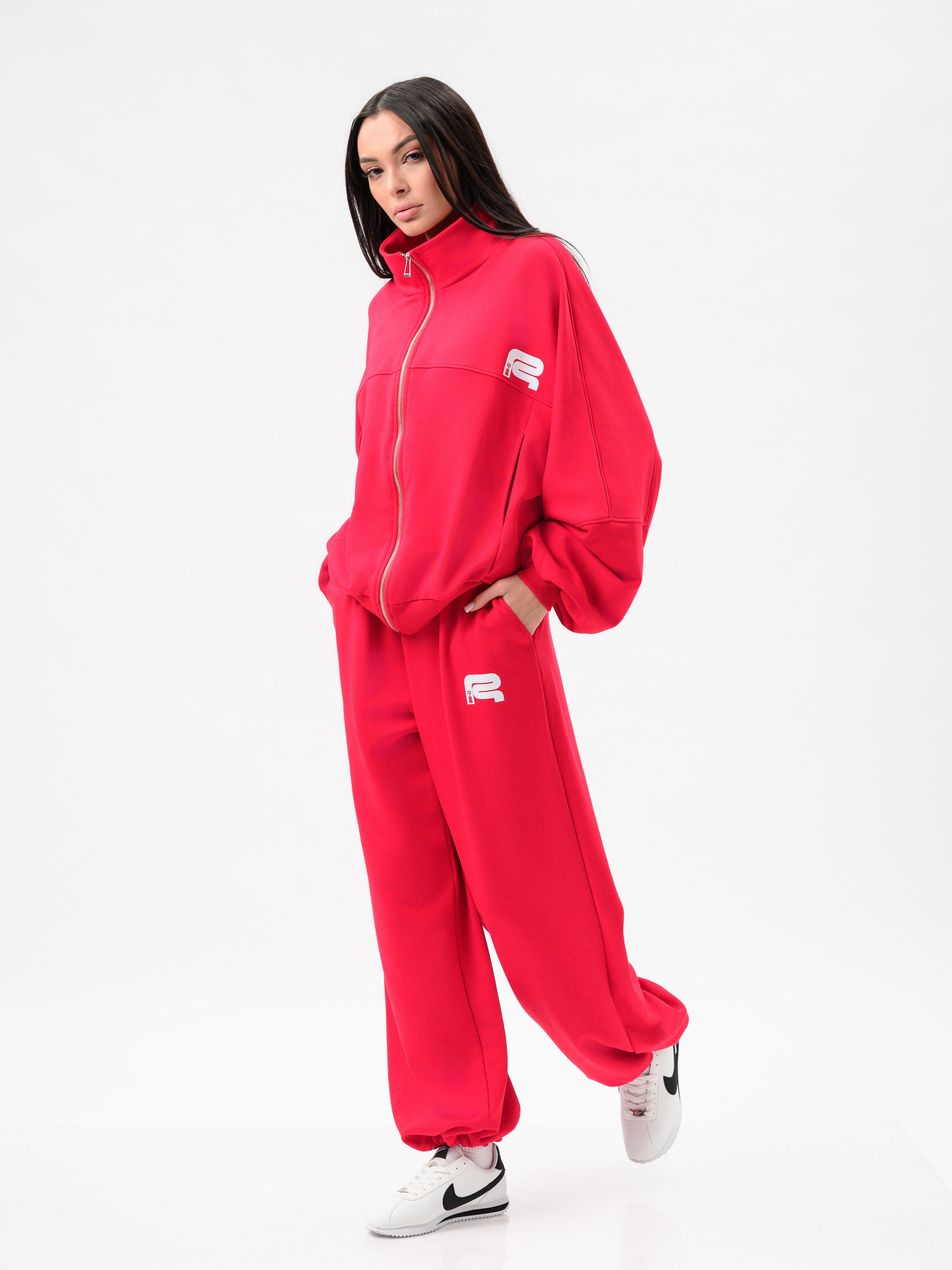 Каталог Девушки. Студия рекламной и предметной съемки товаров WELKO Studio