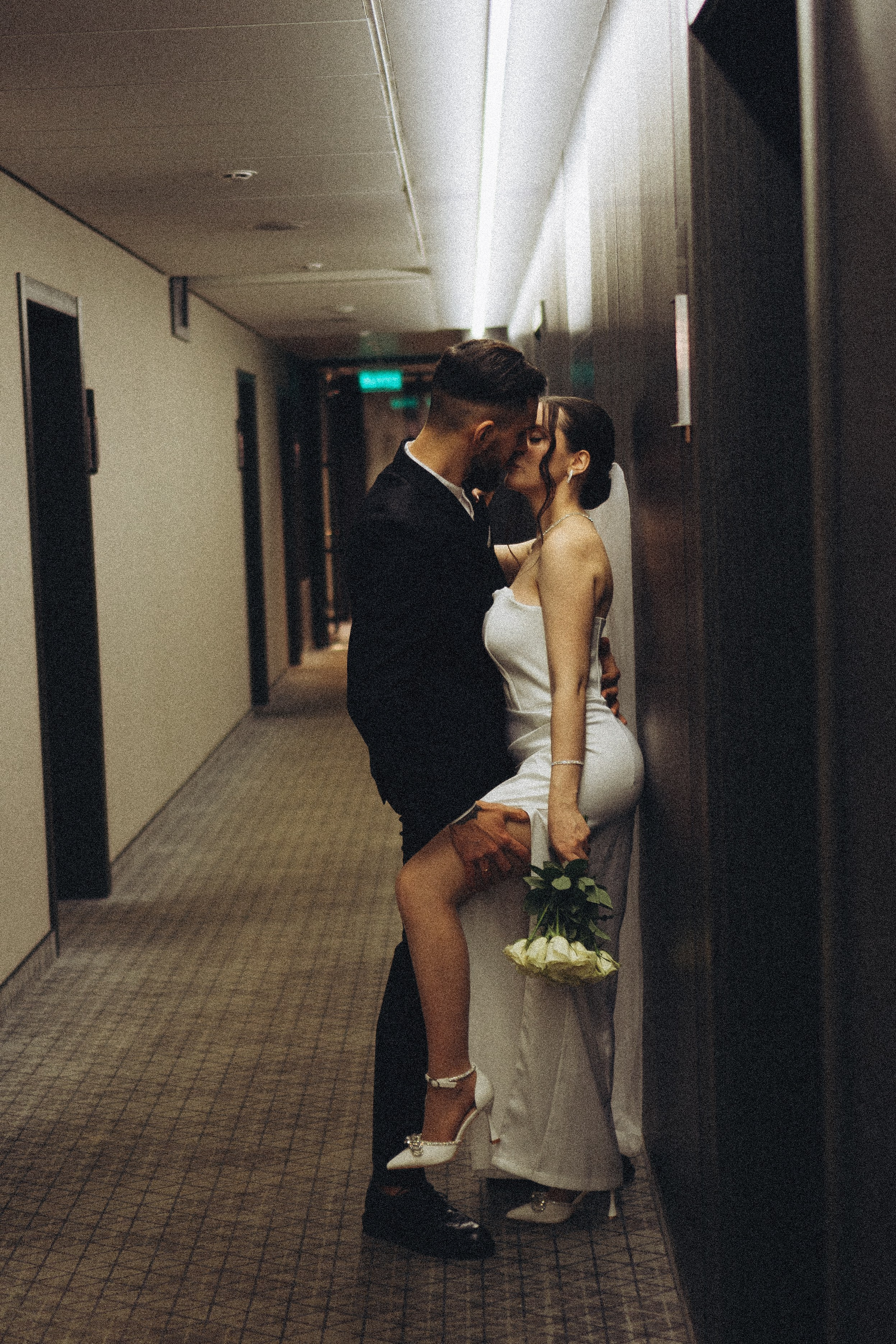 СВАДЕБНАЯ СЬЕМКА СБОРОВ ЖЕНИХА И НЕВЕСТЫ В ОТЕЛЕ И ТАКЖЕ ФОТОСЕССИИЯ В ОТЕЛЕЕ МЕГАПОЛИС БРЯНСК. Профессиональный фотограф, Санкт-Петербург — Виктория Богомолова