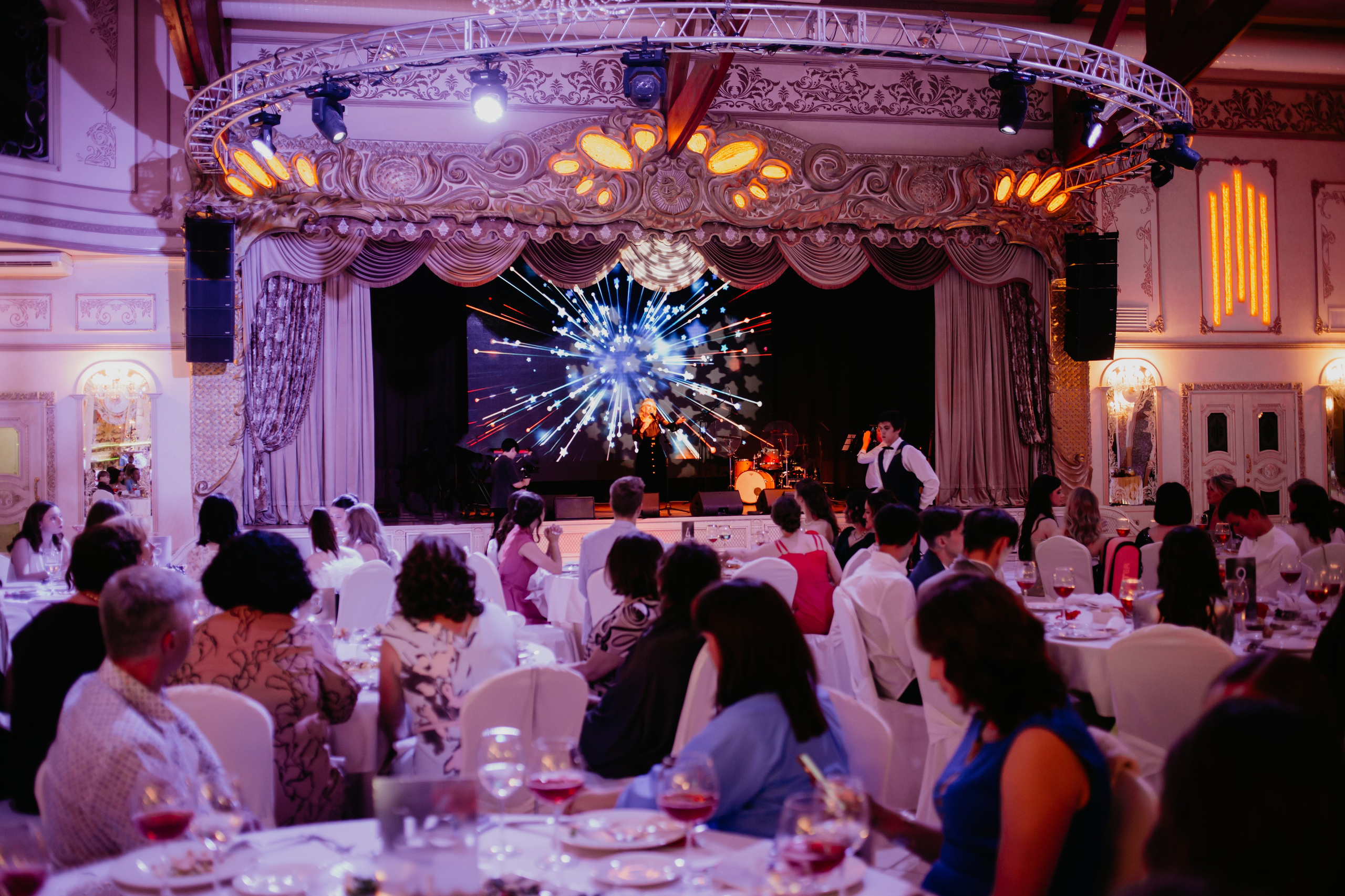 Выпускной. 11 лицей. Фотограф в Челябинске Ополихина Анна