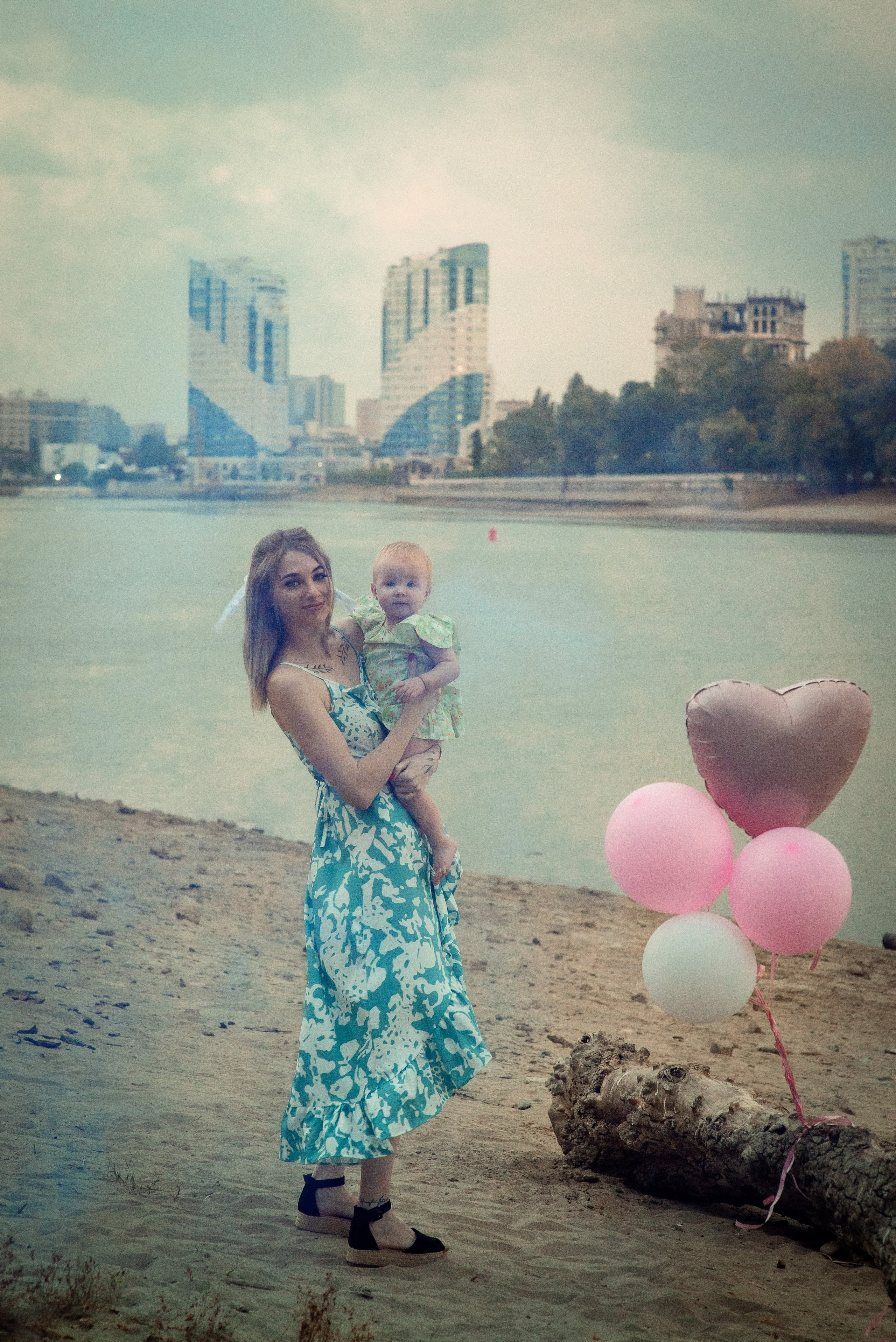 Фотосессия мама с дочкой_река Кубань (цветокор). Детский и семейный фотограф Краснодар / Сочи Сергеева Олеся