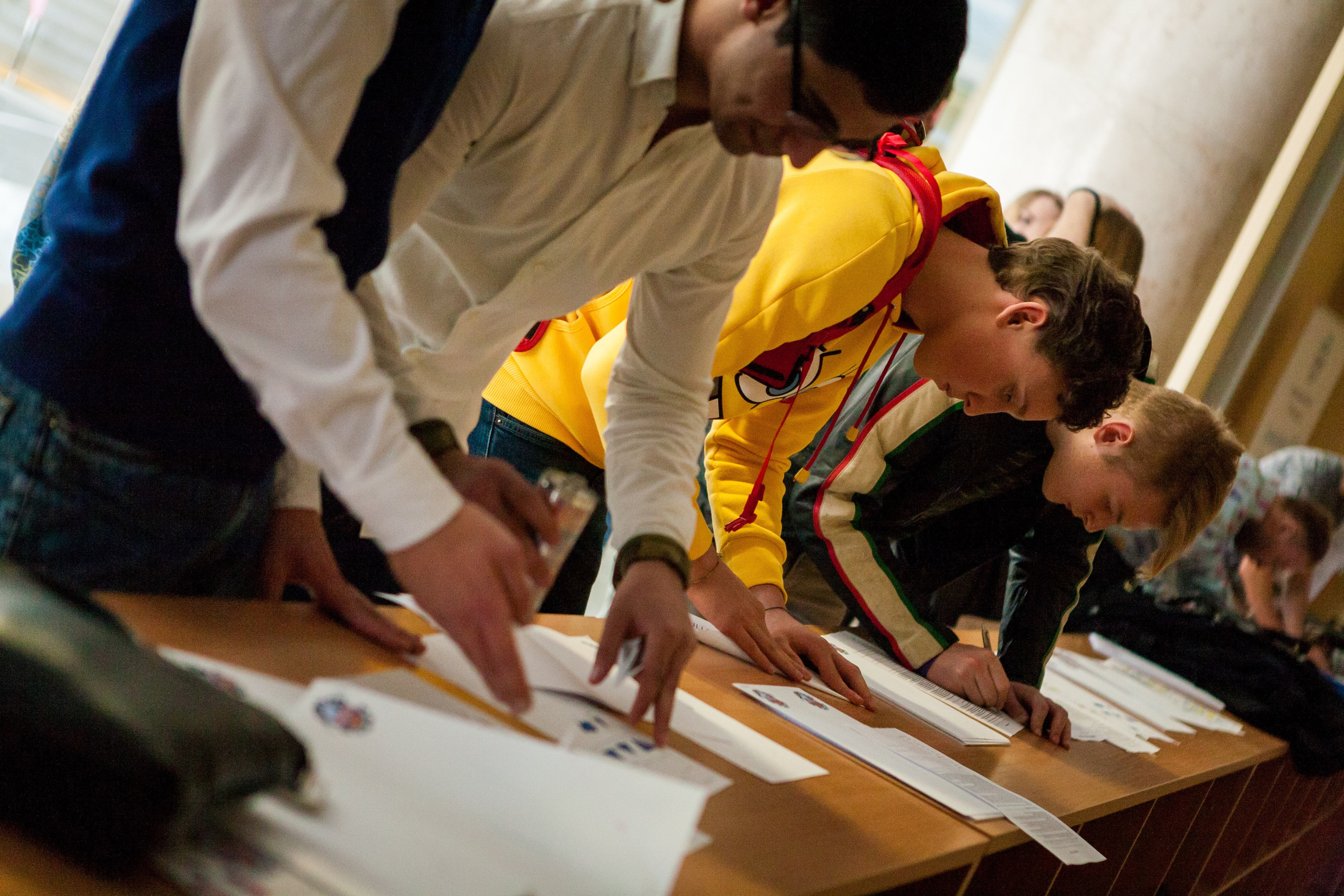 RedBull paper wings. Commercial photographer | Anton Ermakov