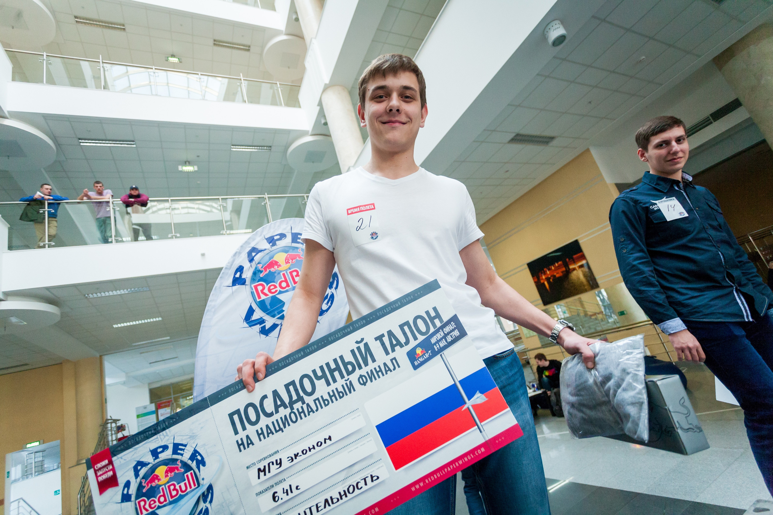 RedBull paper wings. Commercial photographer | Anton Ermakov