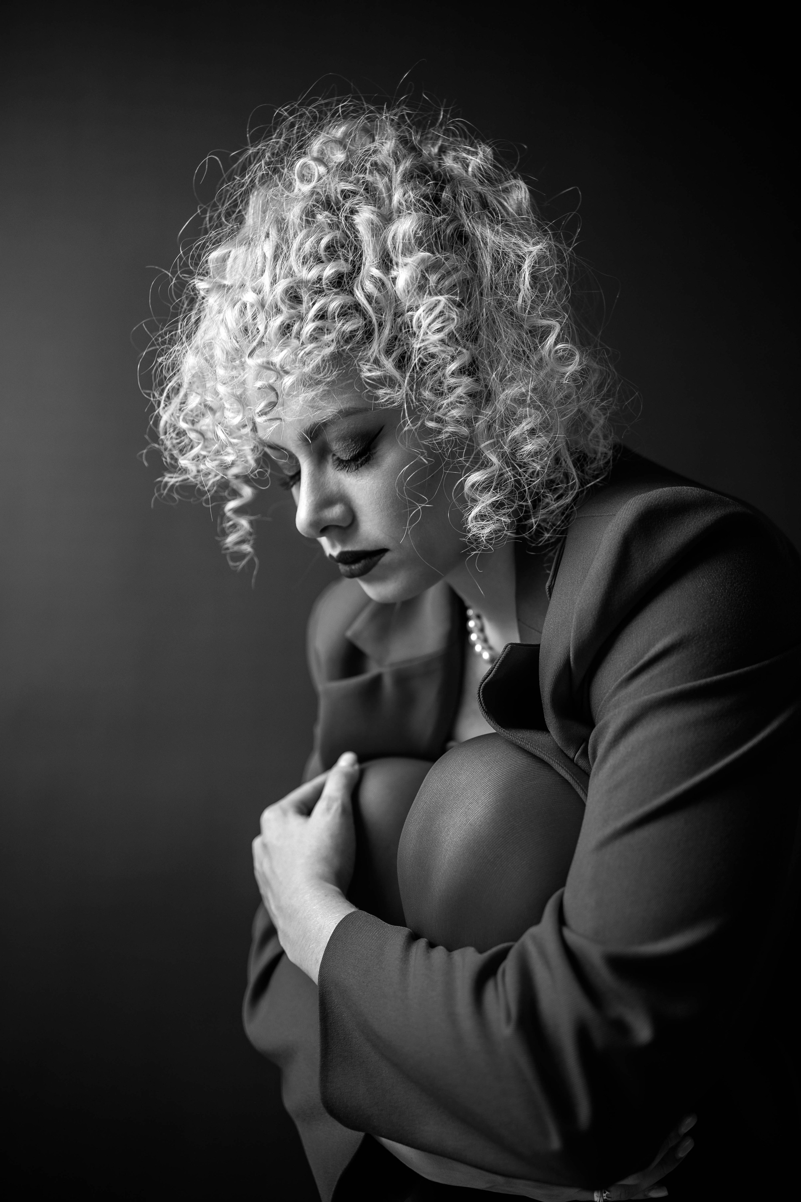 Ира в красном. Фотостудия Cute_photostudio в Твери. Фотограф в Твери Лагодная Яна