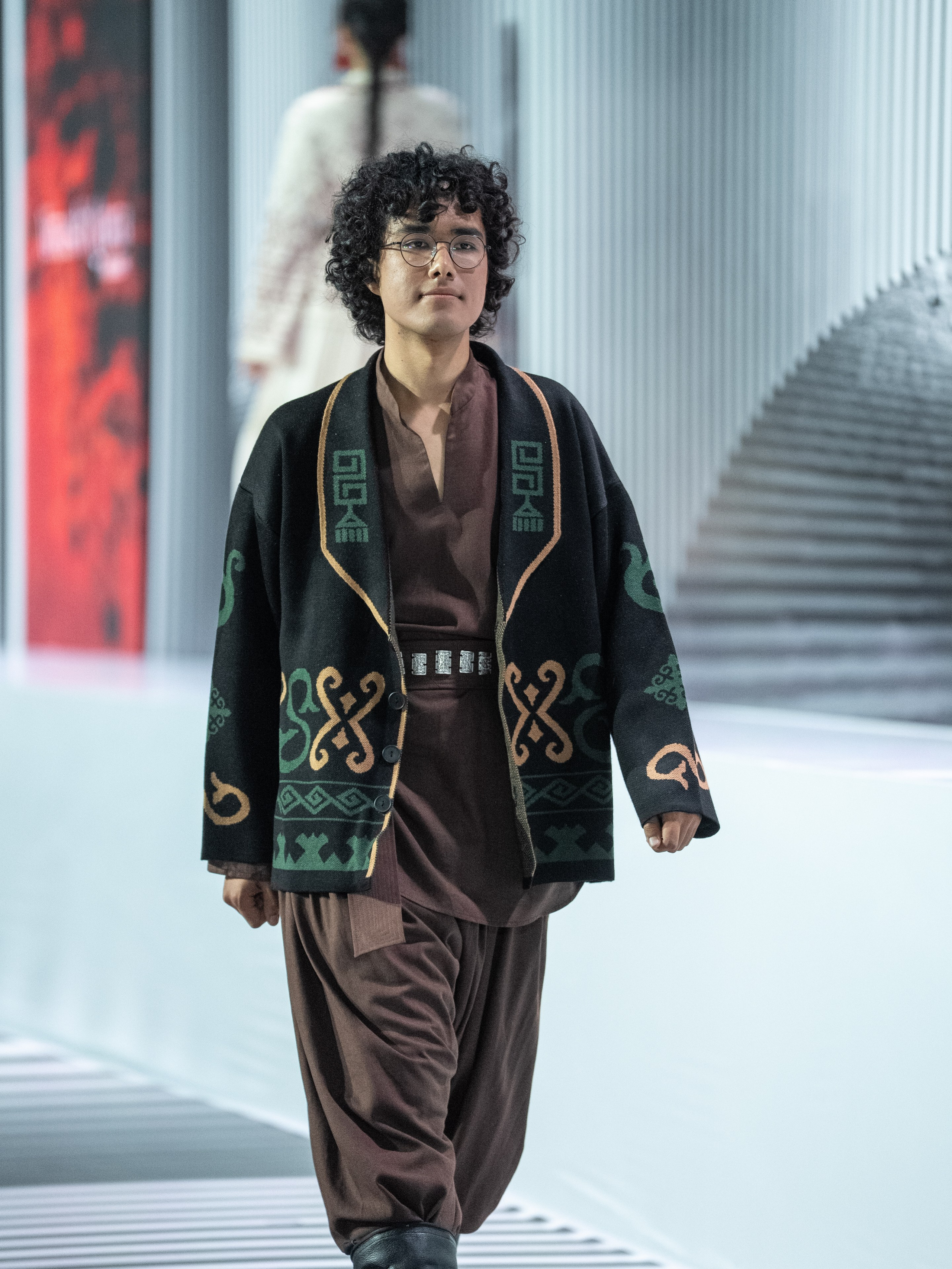 Brand AINASH QARA. Сайт Алматинского НЮ АРТ, будуар и фэшн фотографа Дениса Карпенко